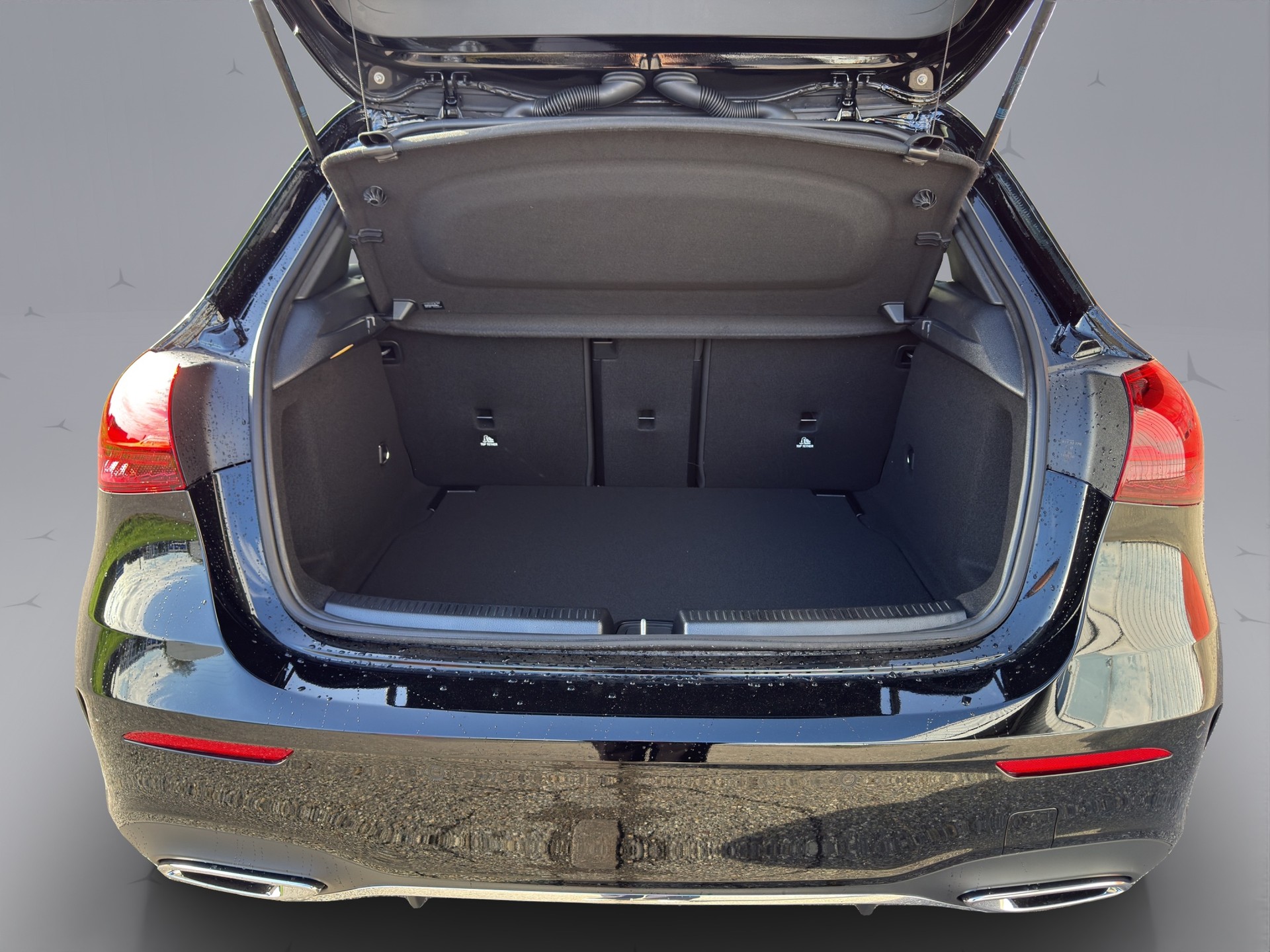 MERCEDES-BENZ A-Klasse W177 A 220 AMG Line 4m-image-18