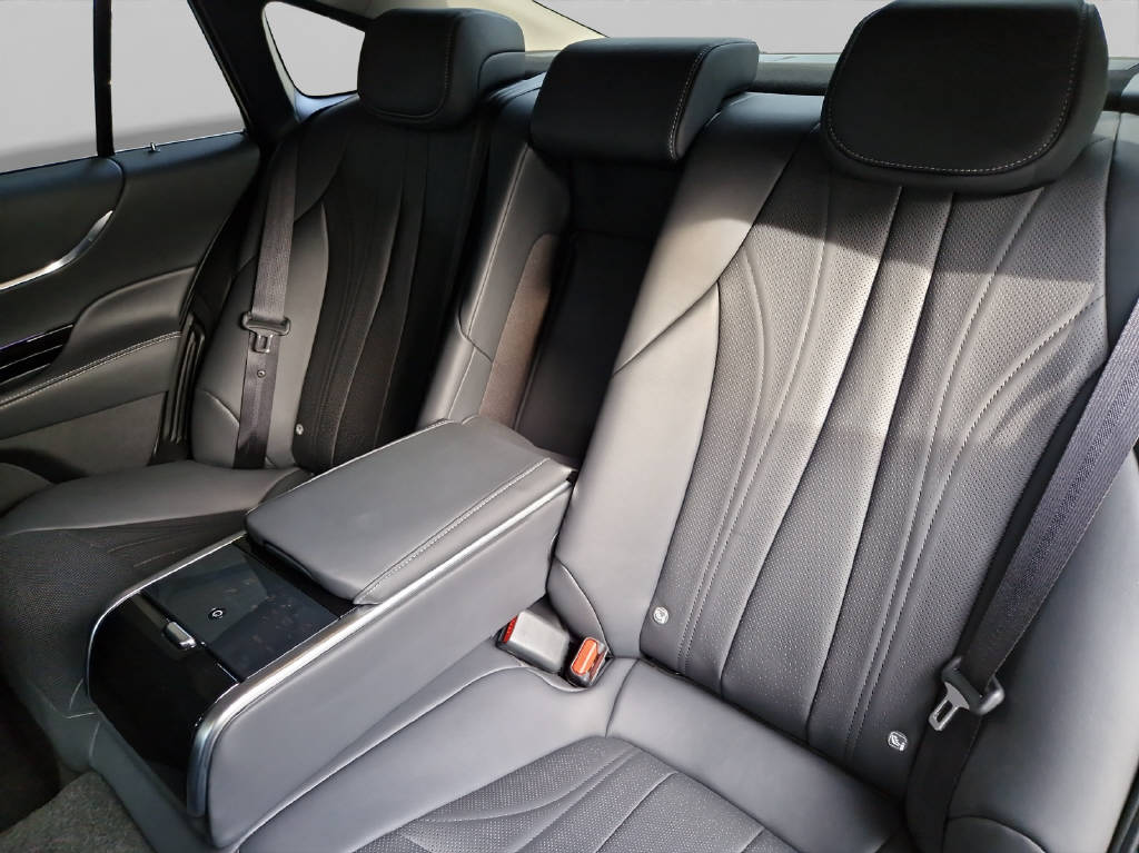 TOYOTA Mirai Fuel Cell Platinum 45984/000-image-13