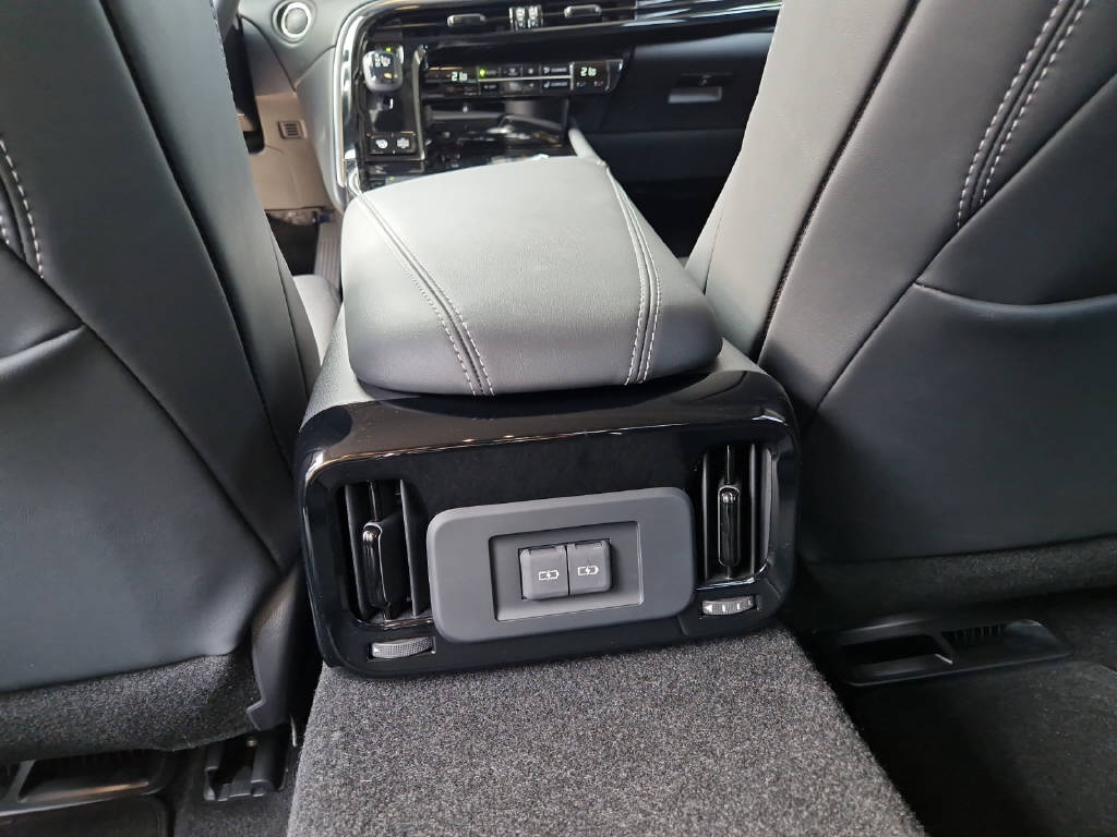 TOYOTA Mirai Fuel Cell Platinum 45984/000-image-15