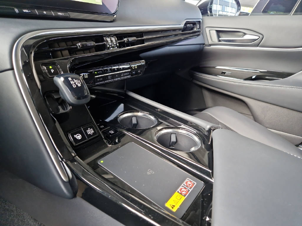 TOYOTA Mirai Fuel Cell Platinum 45984/000-image-16
