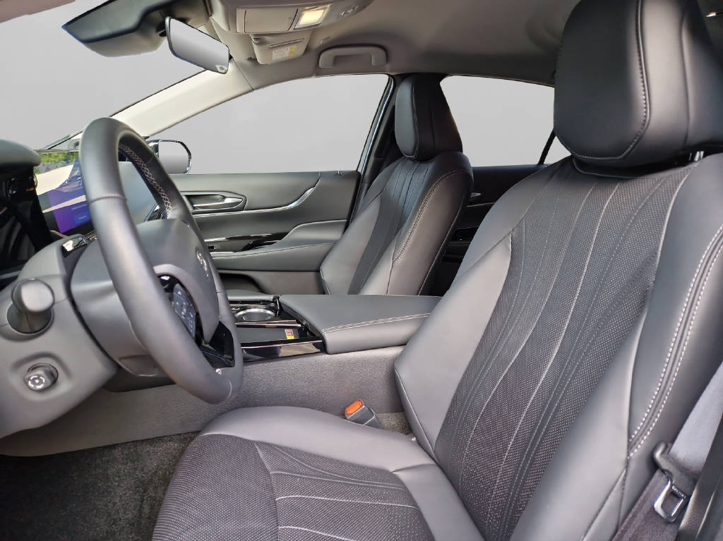 TOYOTA Mirai Fuel Cell Platinum 45984/000-image-8