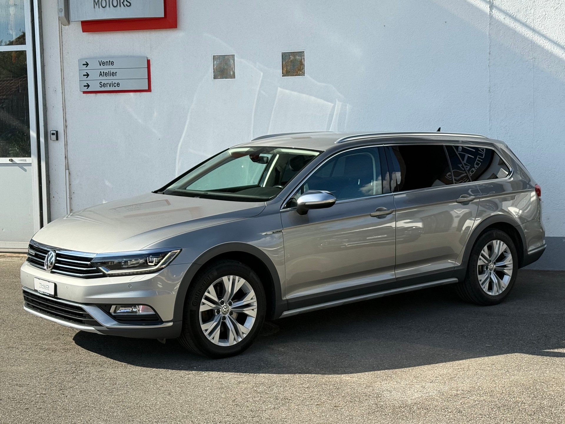VW Passat Alltrack 2.0 TSI 4Motion DSG-image-2