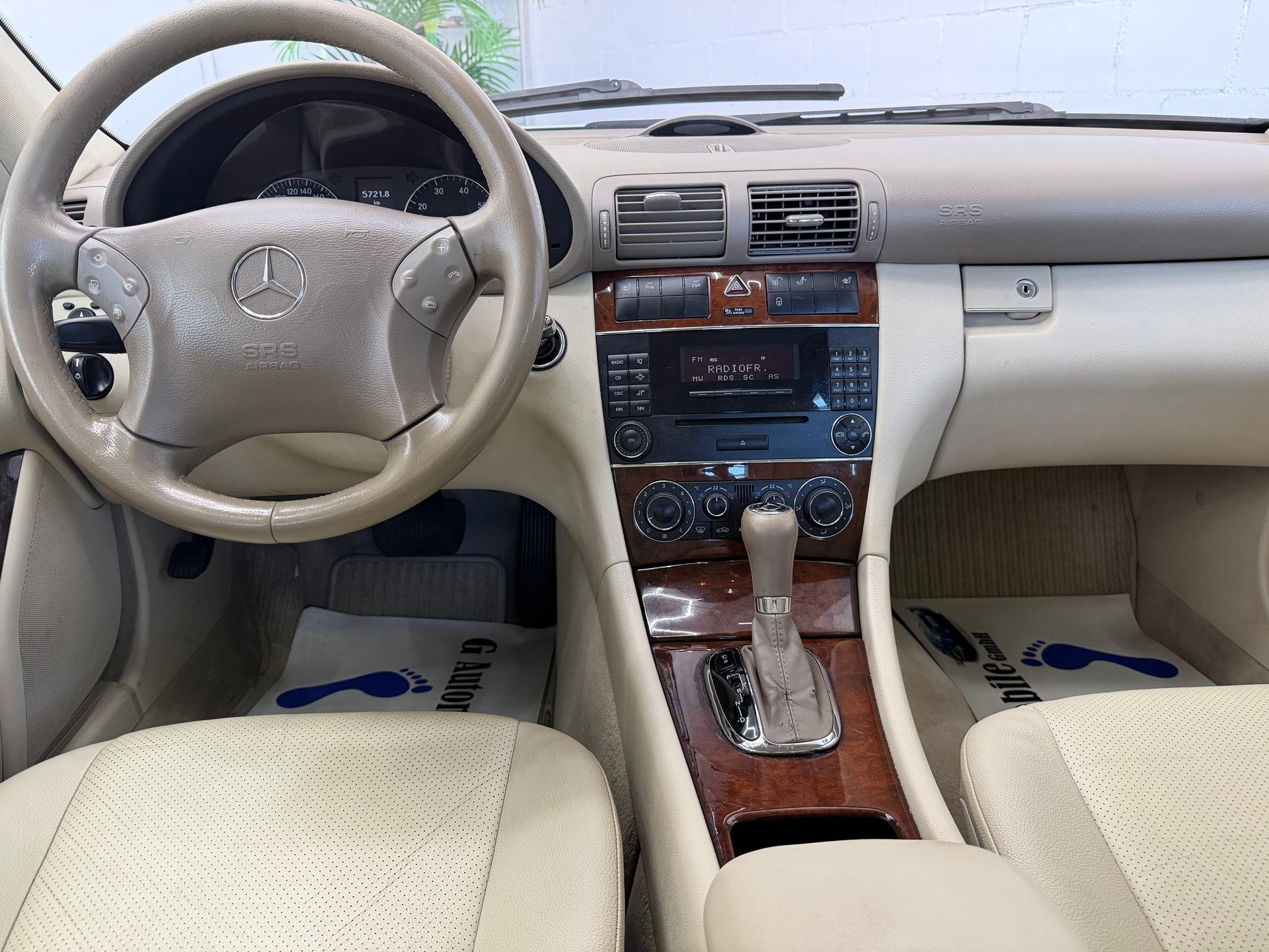 MERCEDES-BENZ C 240 Elégance 4Matic Automatic-image-10