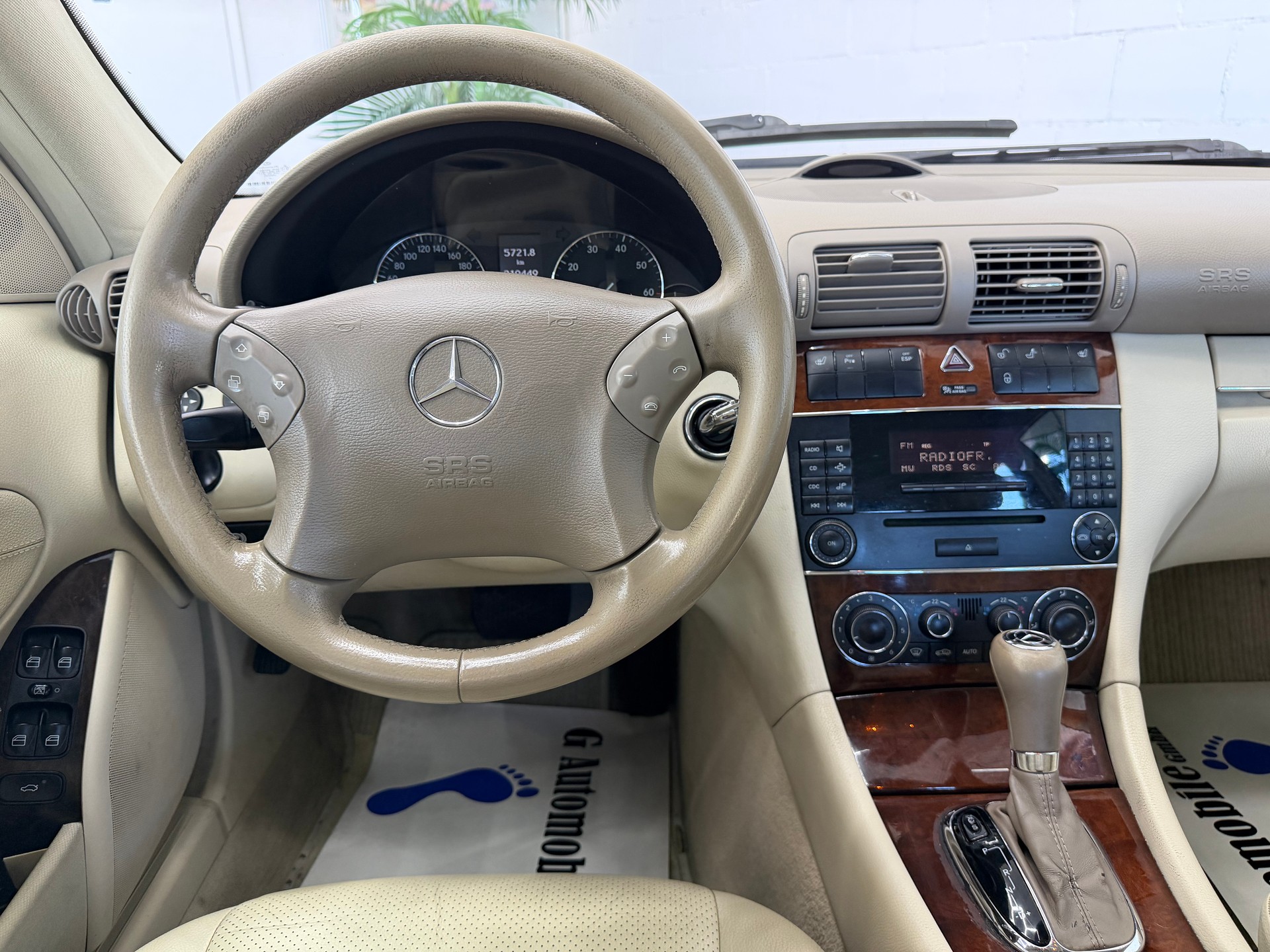 MERCEDES-BENZ C 240 Elégance 4Matic Automatic-image-11