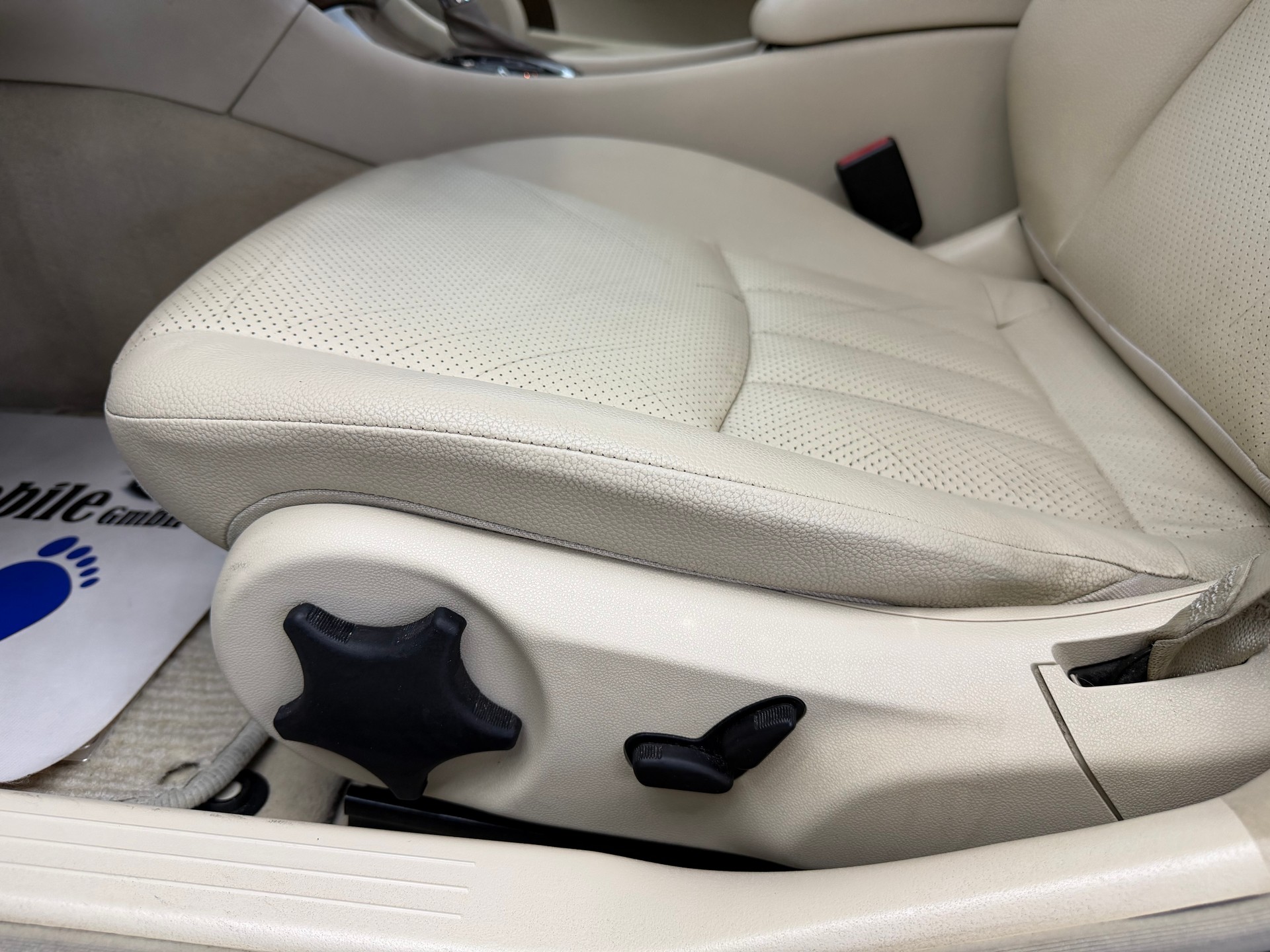 MERCEDES-BENZ C 240 Elégance 4Matic Automatic-image-8