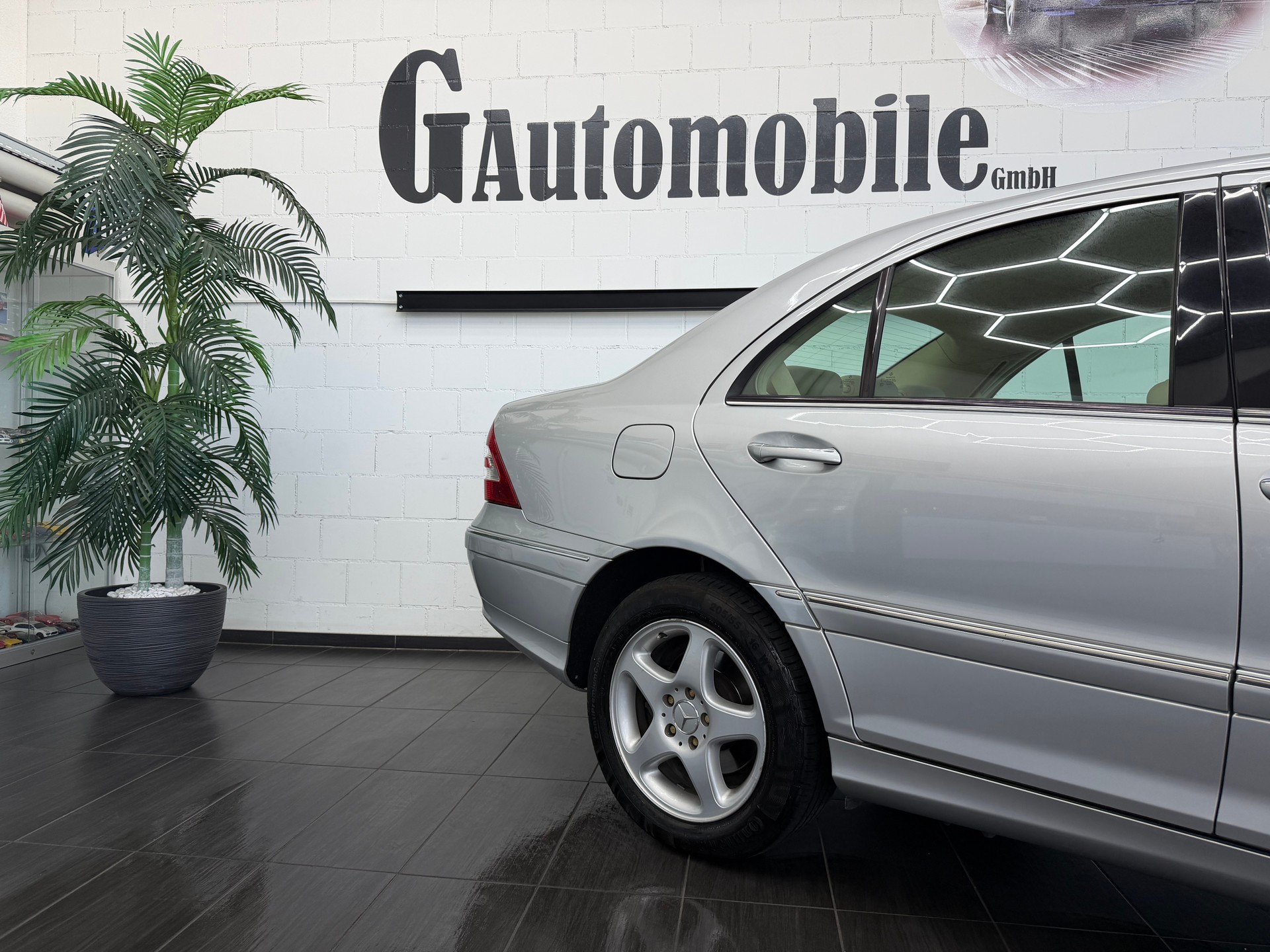 MERCEDES-BENZ C 240 Elégance 4Matic Automatic-image-3