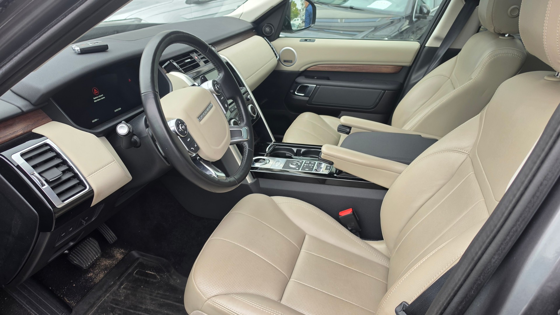 LAND ROVER Discovery 2.0 SD4 HSE Luxury Automatic-image-8