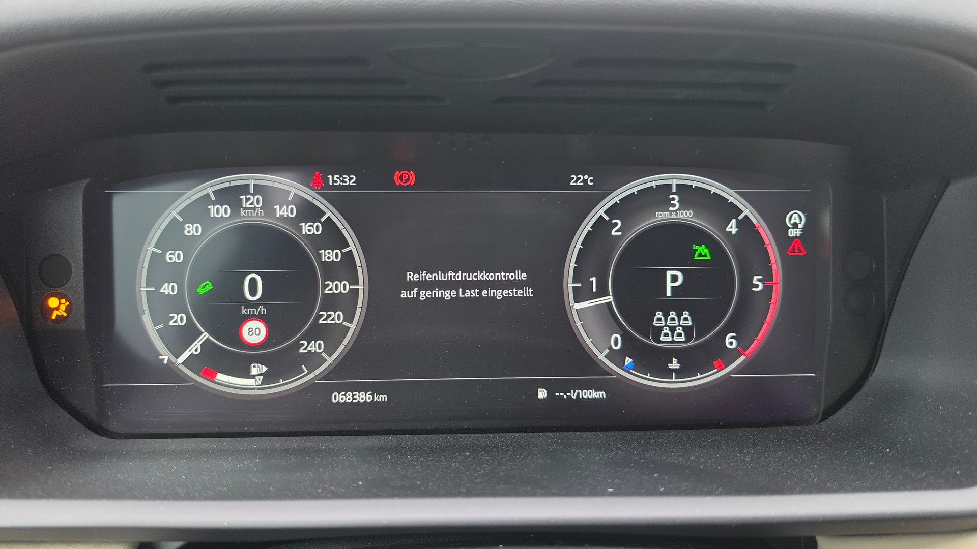 LAND ROVER Discovery 2.0 SD4 HSE Luxury Automatic-image-15