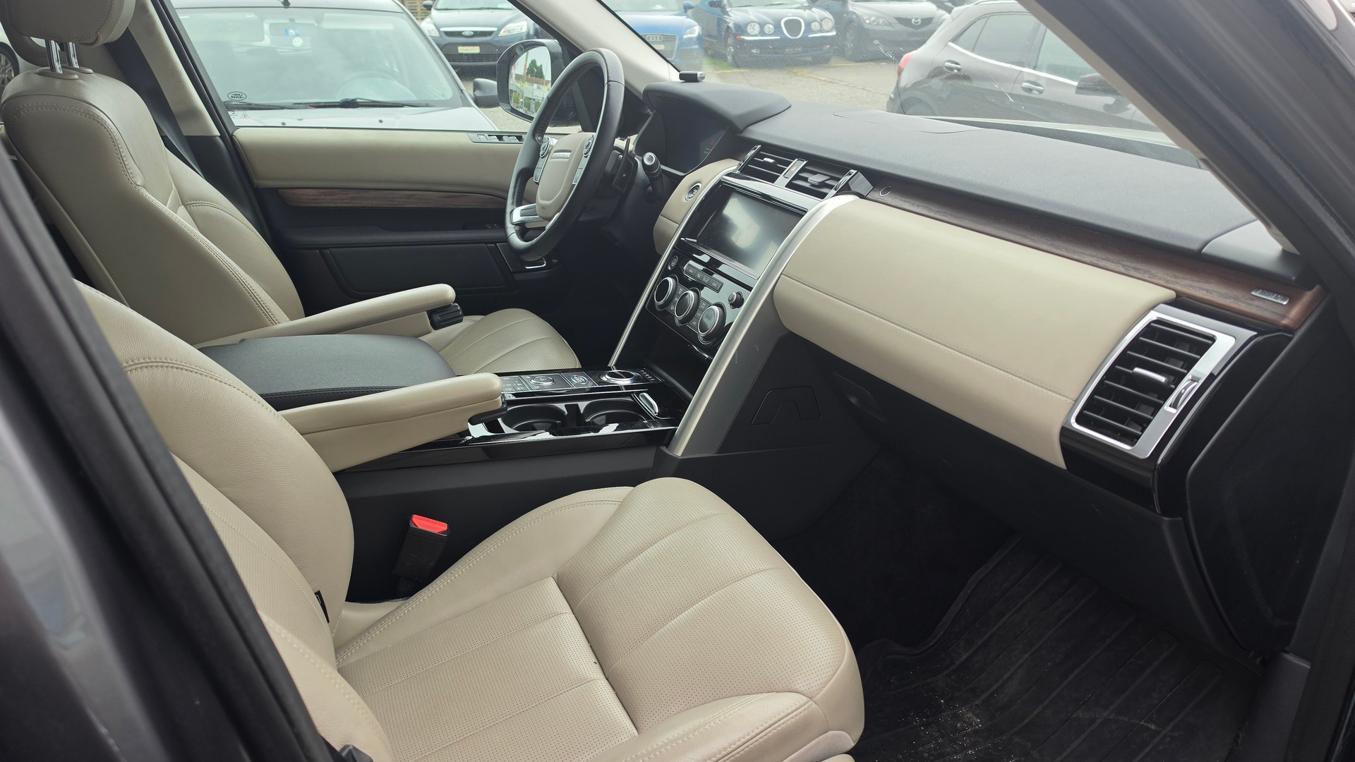 LAND ROVER Discovery 2.0 SD4 HSE Luxury Automatic-image-12