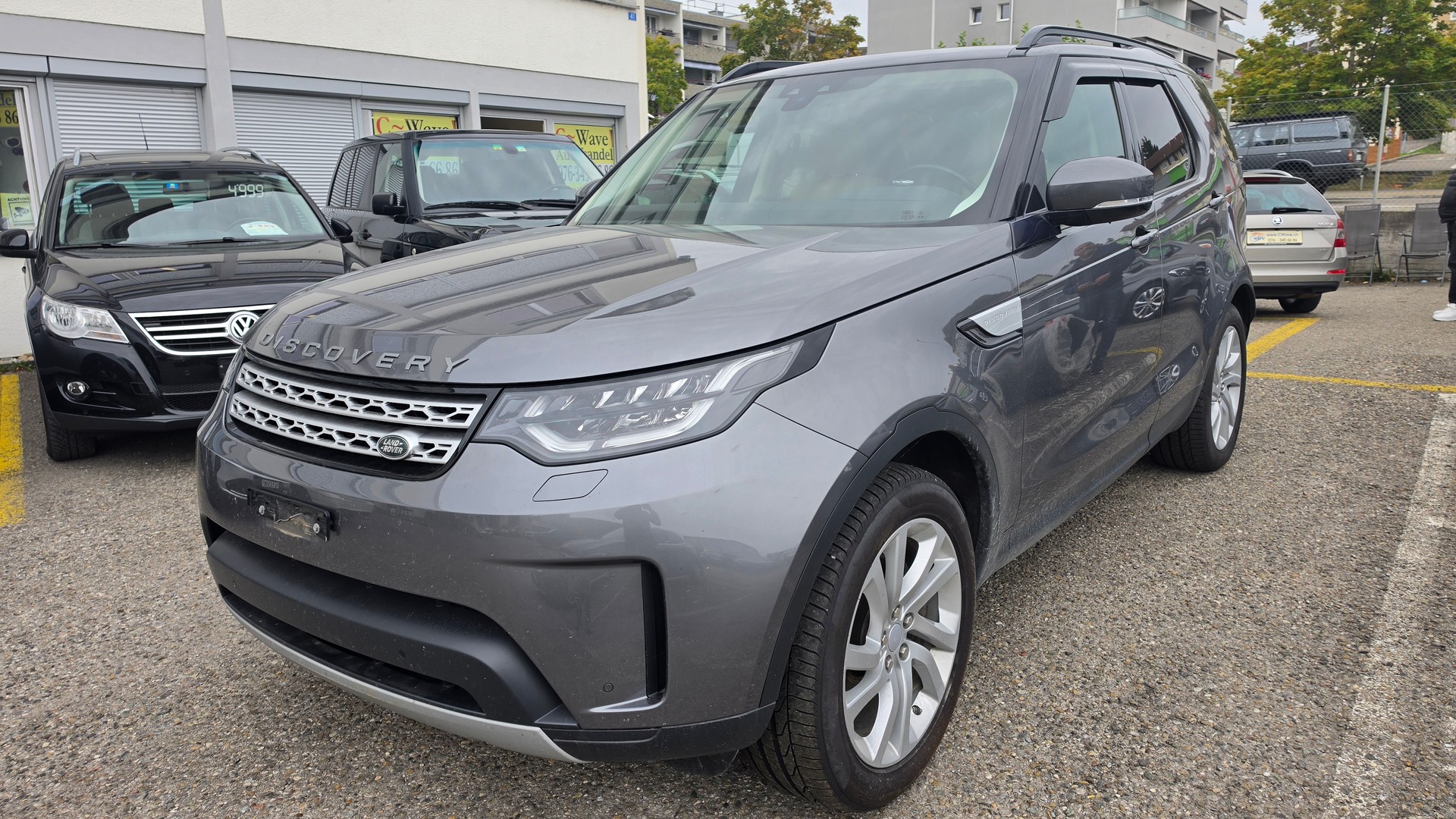 LAND ROVER Discovery 2.0 SD4 HSE Luxury Automatic-image-2