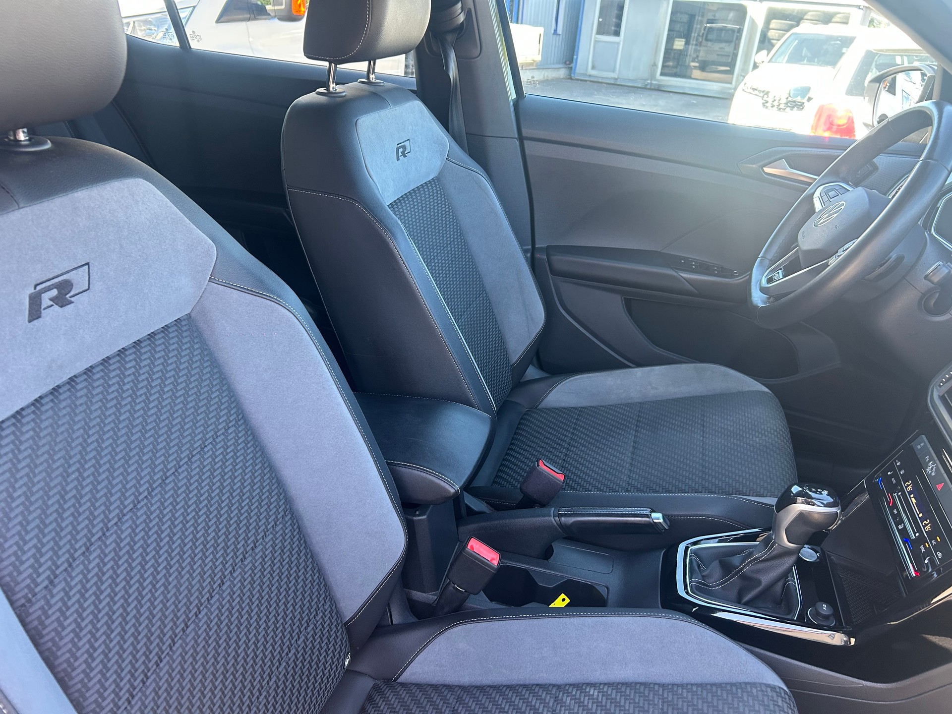 VW T-Cross 1.0 TSI Style DSG R- Line-image-7