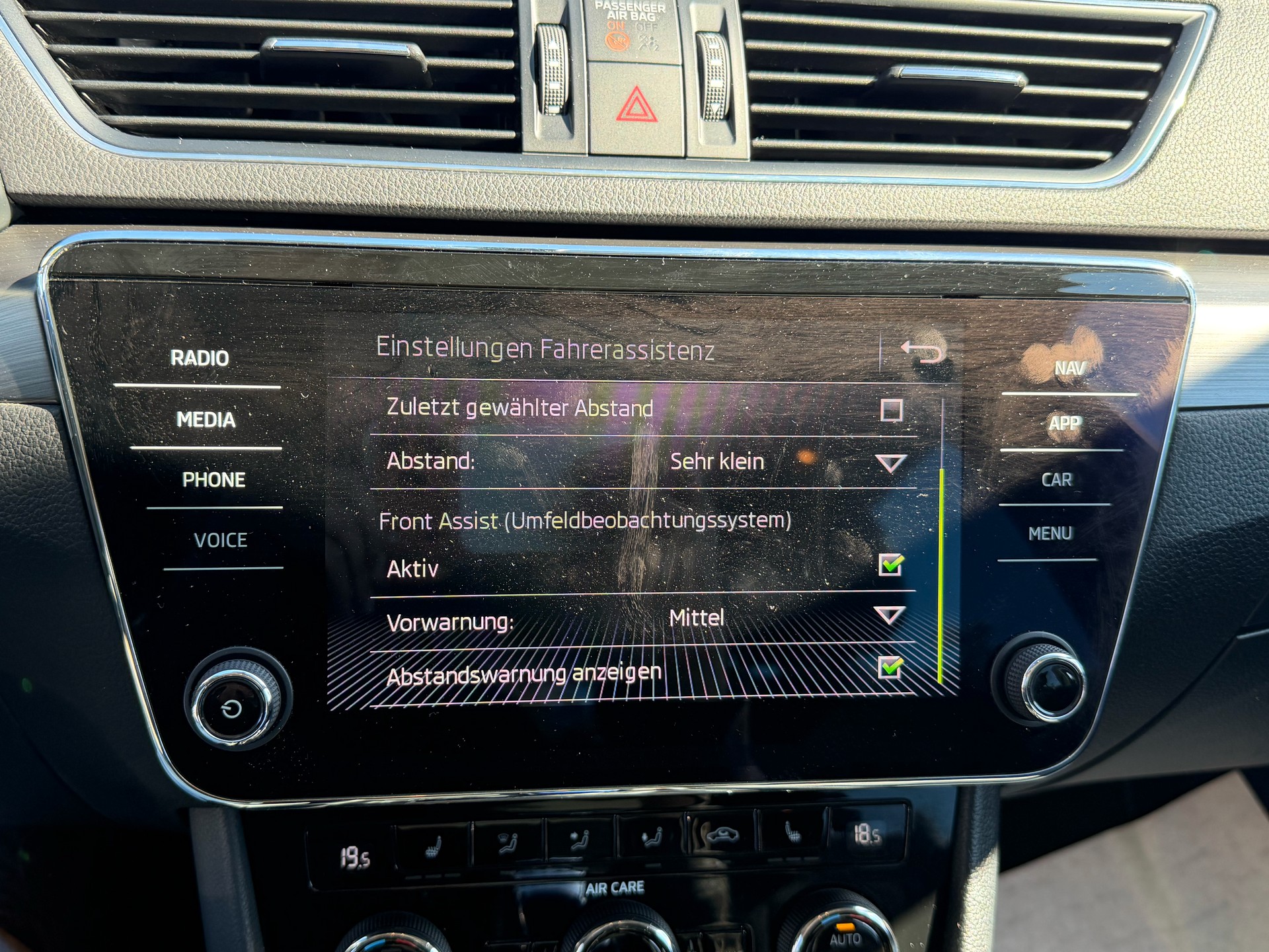 SKODA Superb Combi 2.0 TSI Style DSG 4x4-image-21