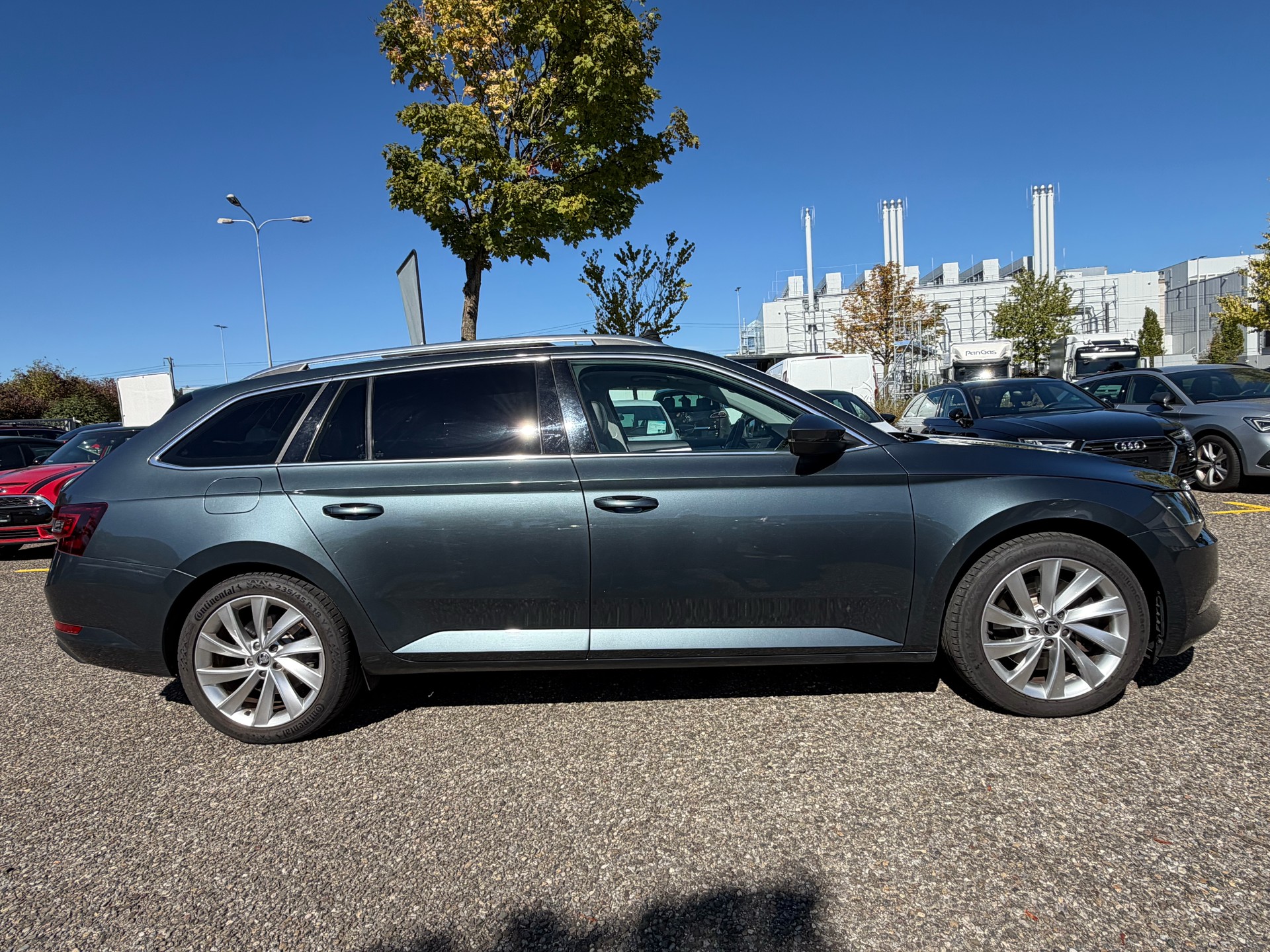 SKODA Superb Combi 2.0 TSI Style DSG 4x4-image-3