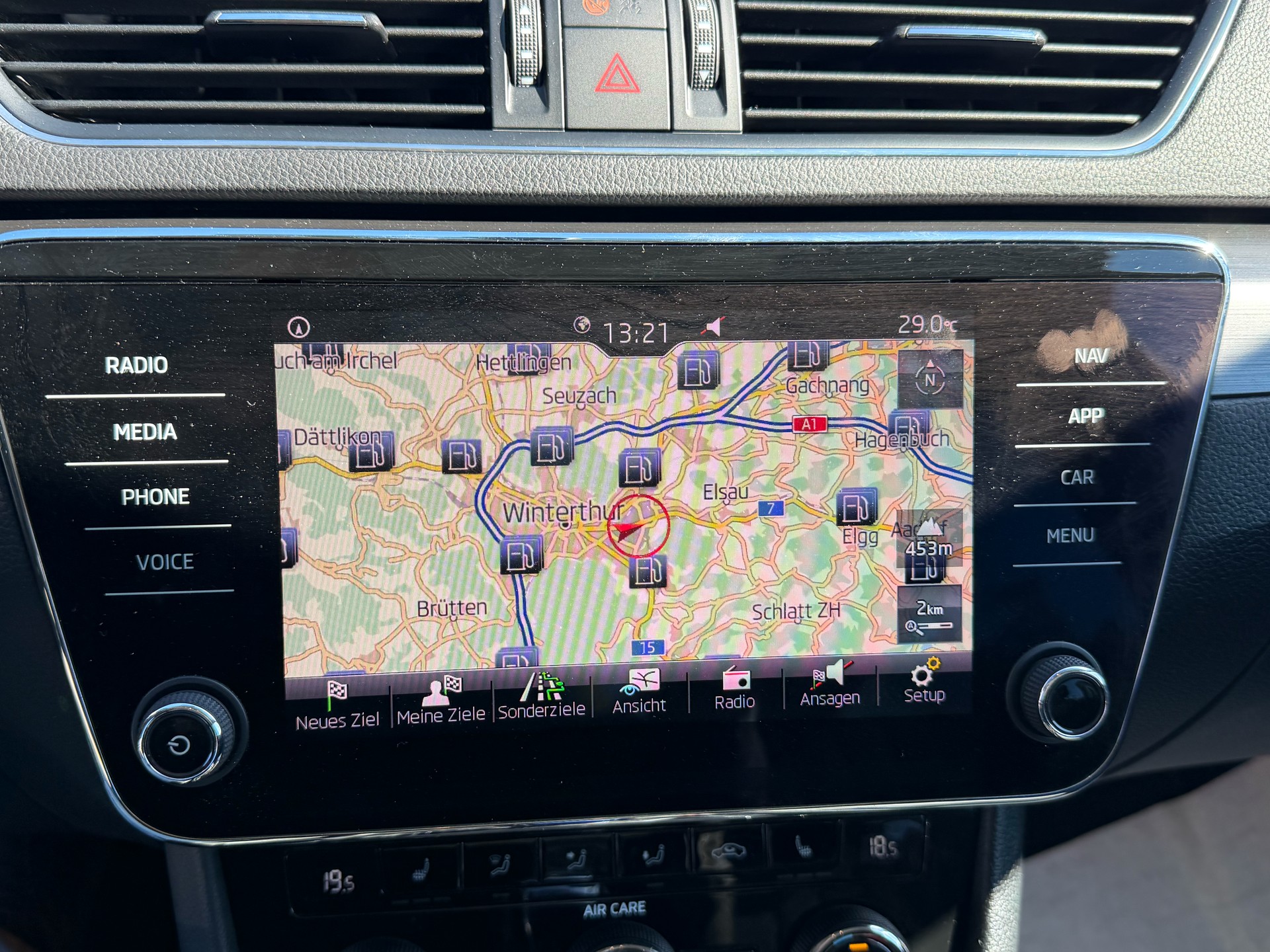 SKODA Superb Combi 2.0 TSI Style DSG 4x4-image-18