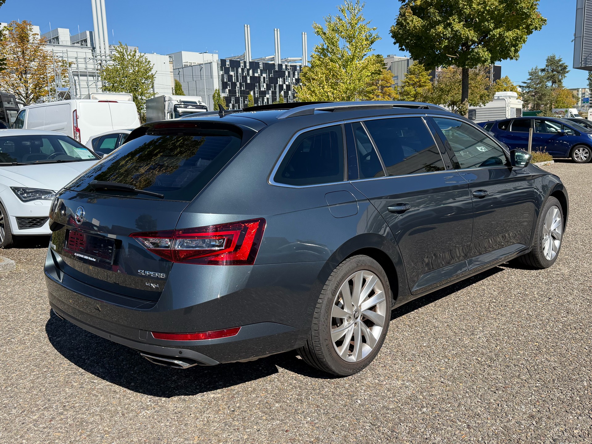 SKODA Superb Combi 2.0 TSI Style DSG 4x4-image-4