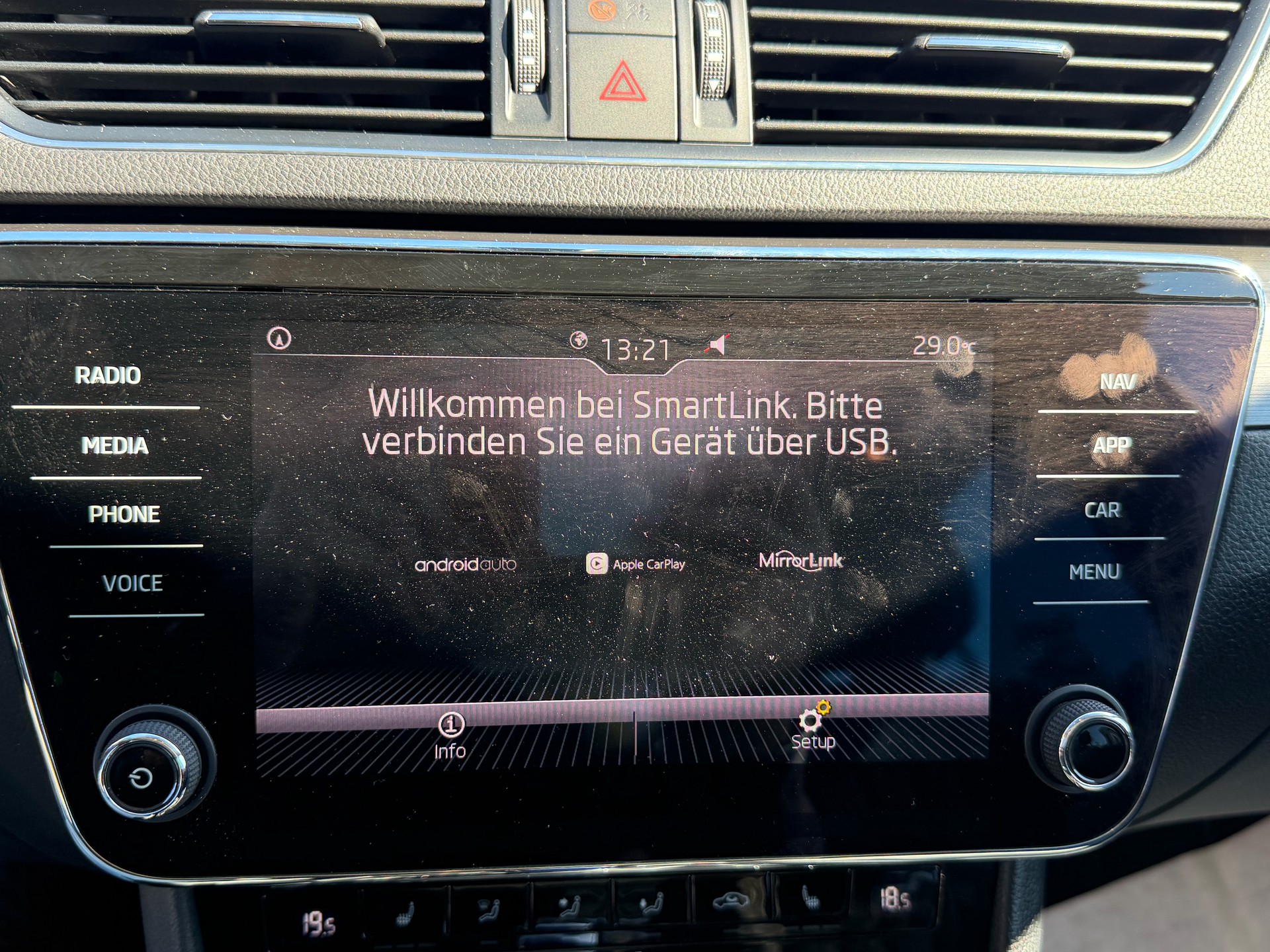 SKODA Superb Combi 2.0 TSI Style DSG 4x4-image-19