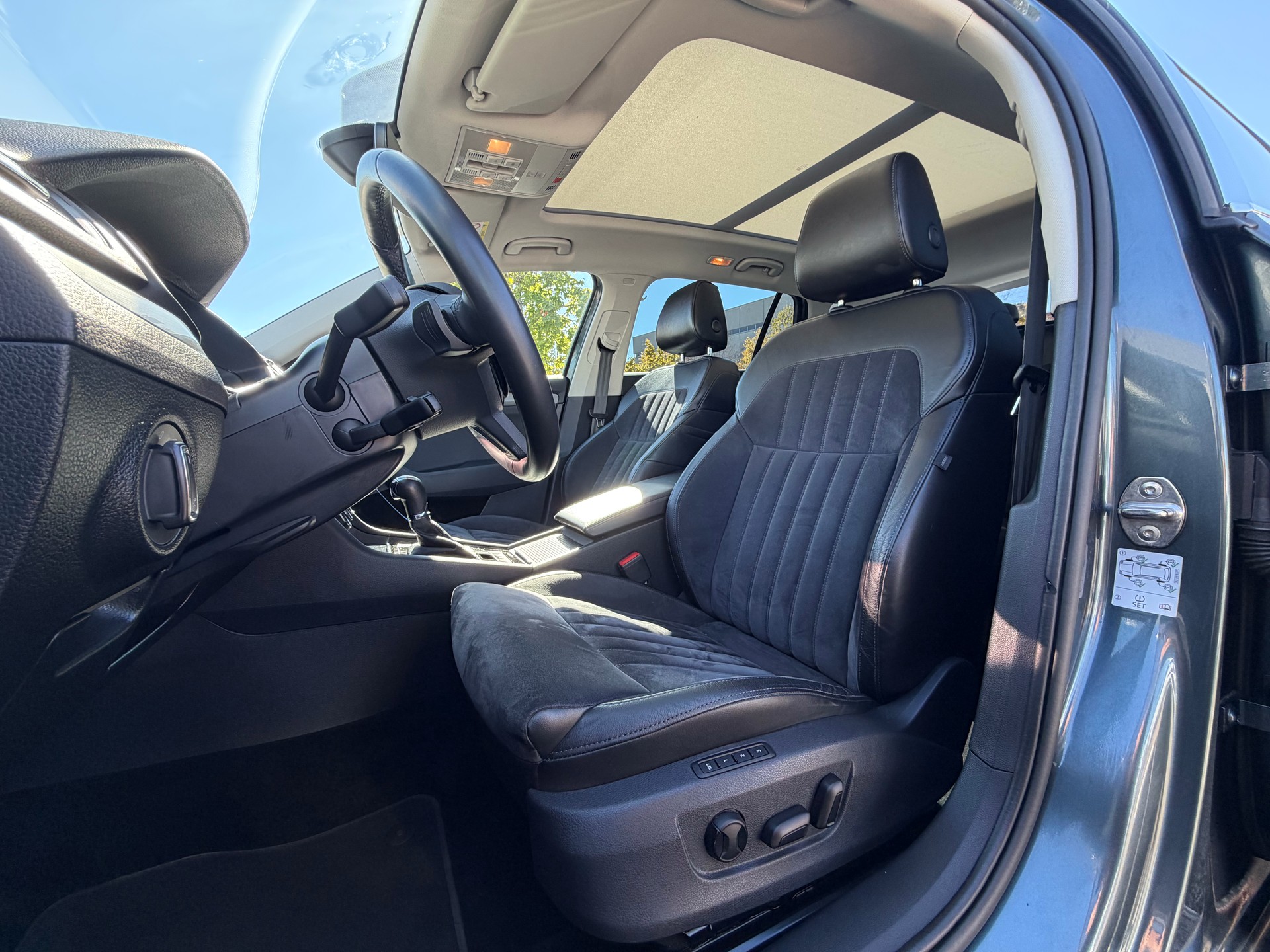 SKODA Superb Combi 2.0 TSI Style DSG 4x4-image-8