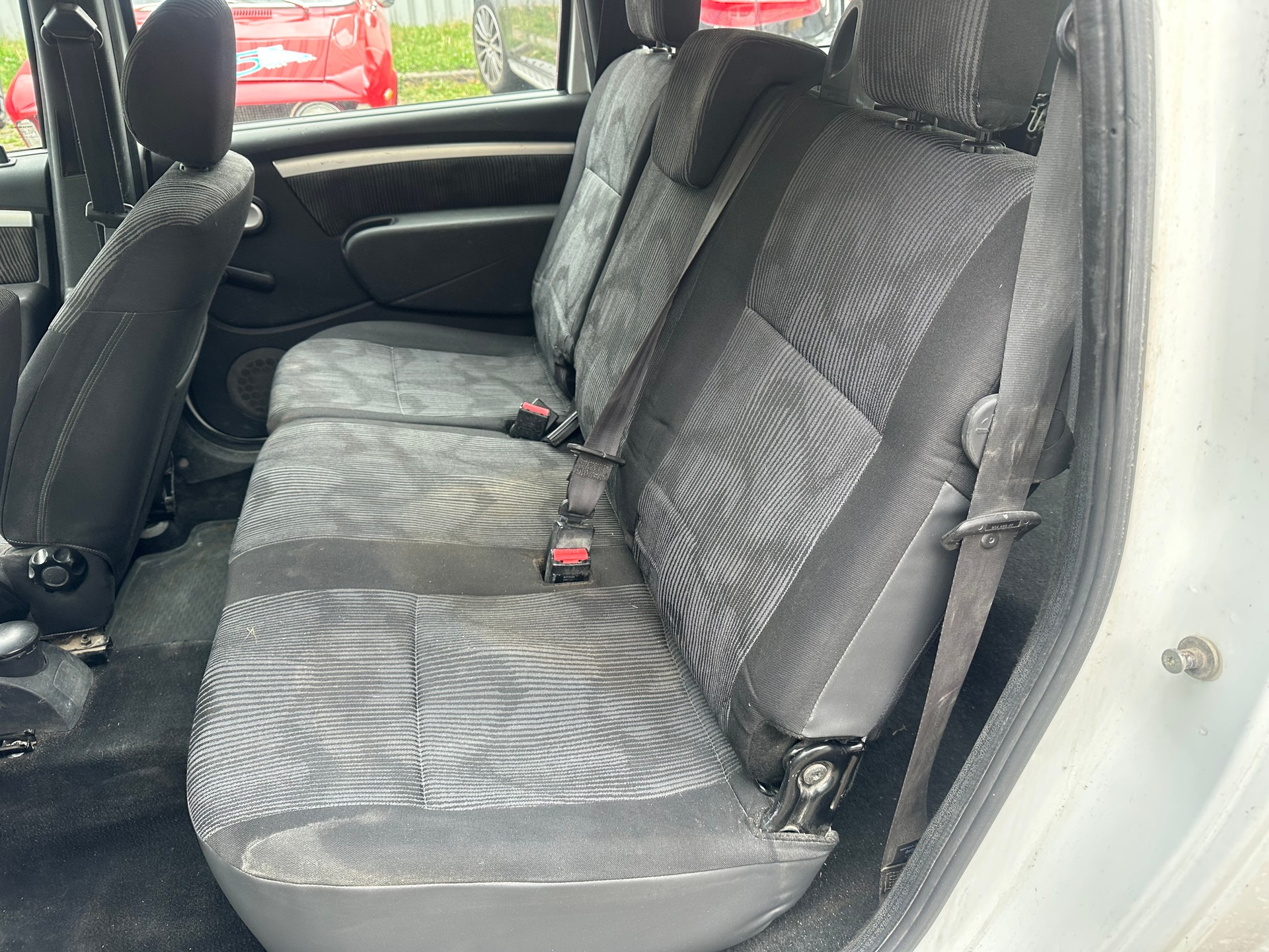 DACIA Logan 1.6 16V Lauréate-image-7