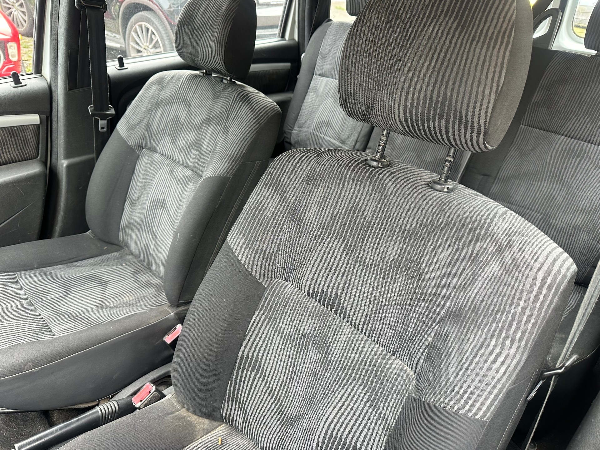 DACIA Logan 1.6 16V Lauréate-image-6