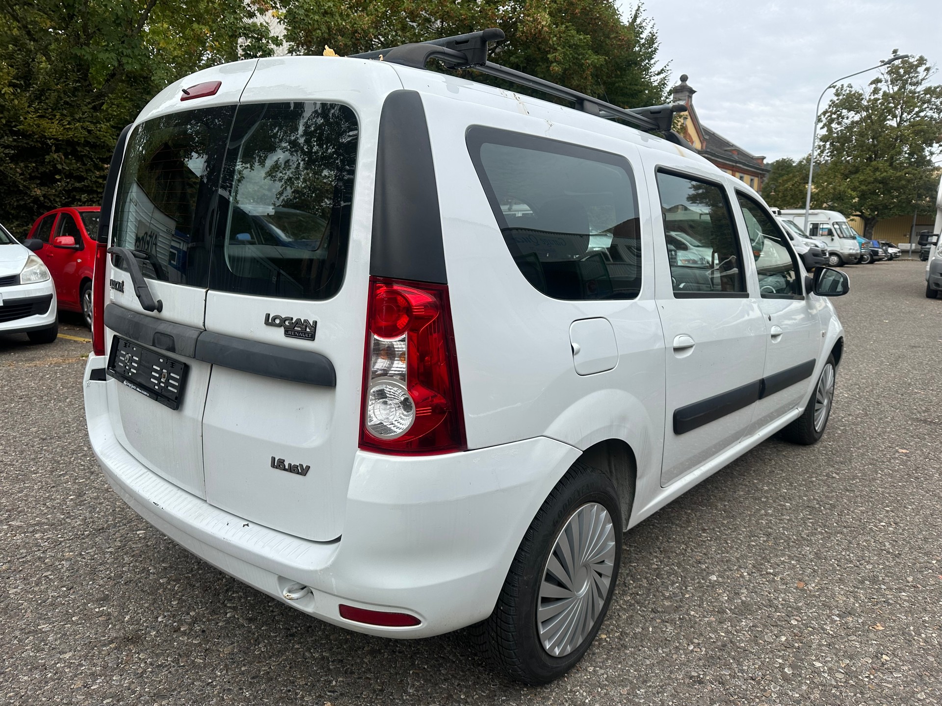 DACIA Logan 1.6 16V Lauréate-image-5