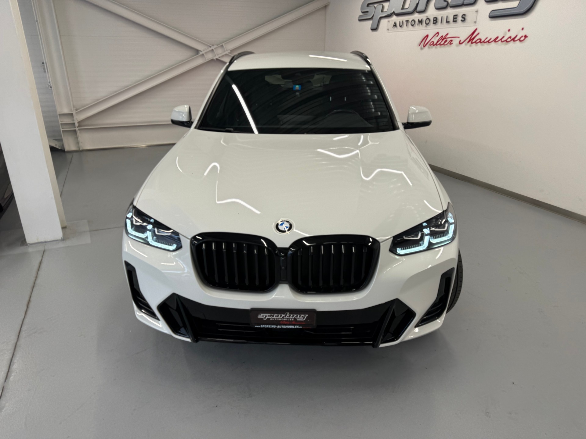 BMW X3 xDrive 48V 20d M Sport-showroom-element-3