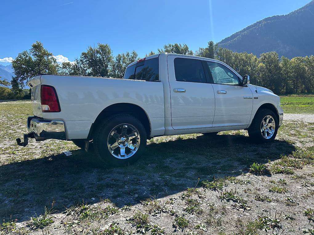 DODGE Ram-image-1