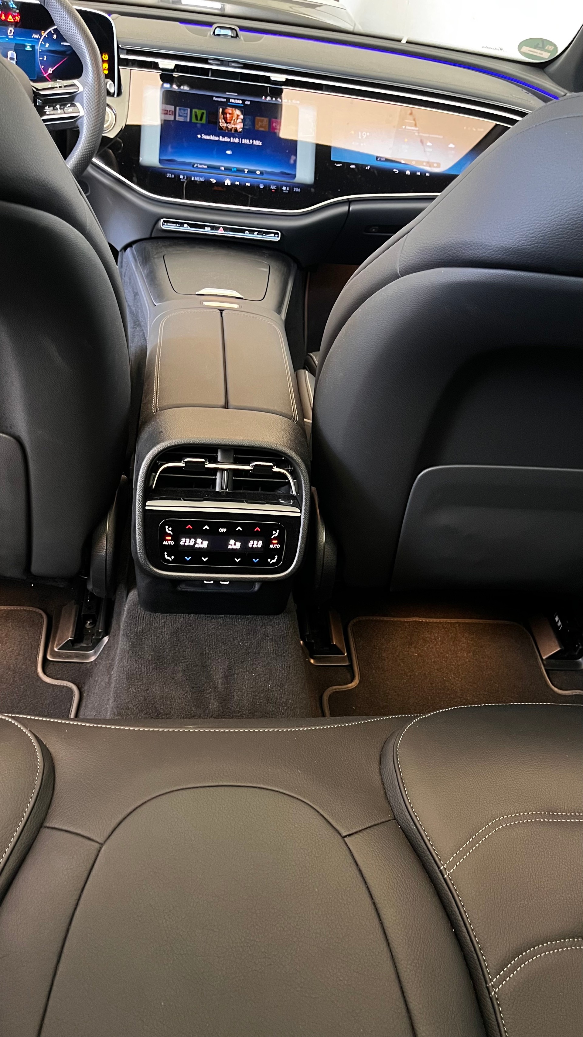 MERCEDES-BENZ E 450 4matic T Modell-image-4