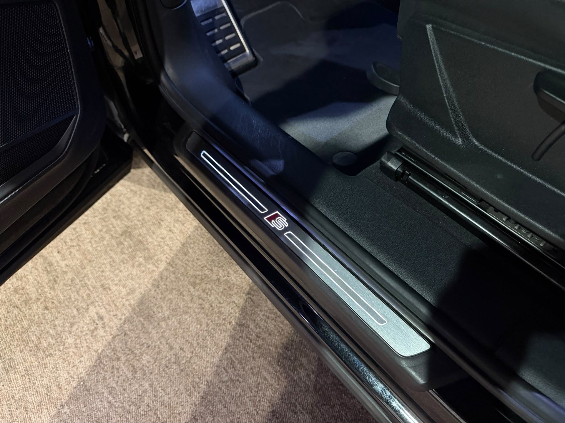 AUDI Q3 Sportback 45 TFSI e S line S-tronic-image-16
