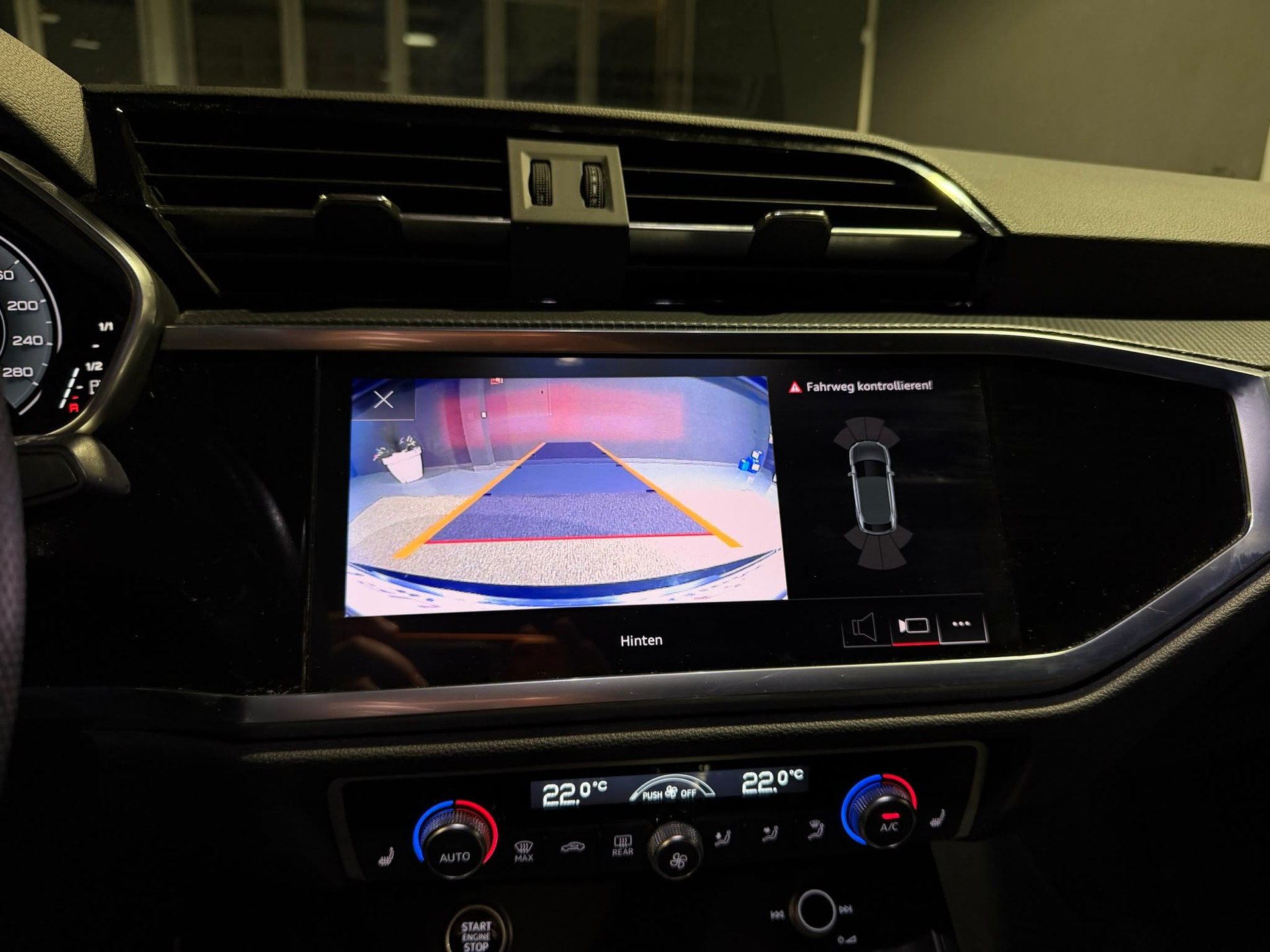 AUDI Q3 Sportback 45 TFSI e S line S-tronic-image-22