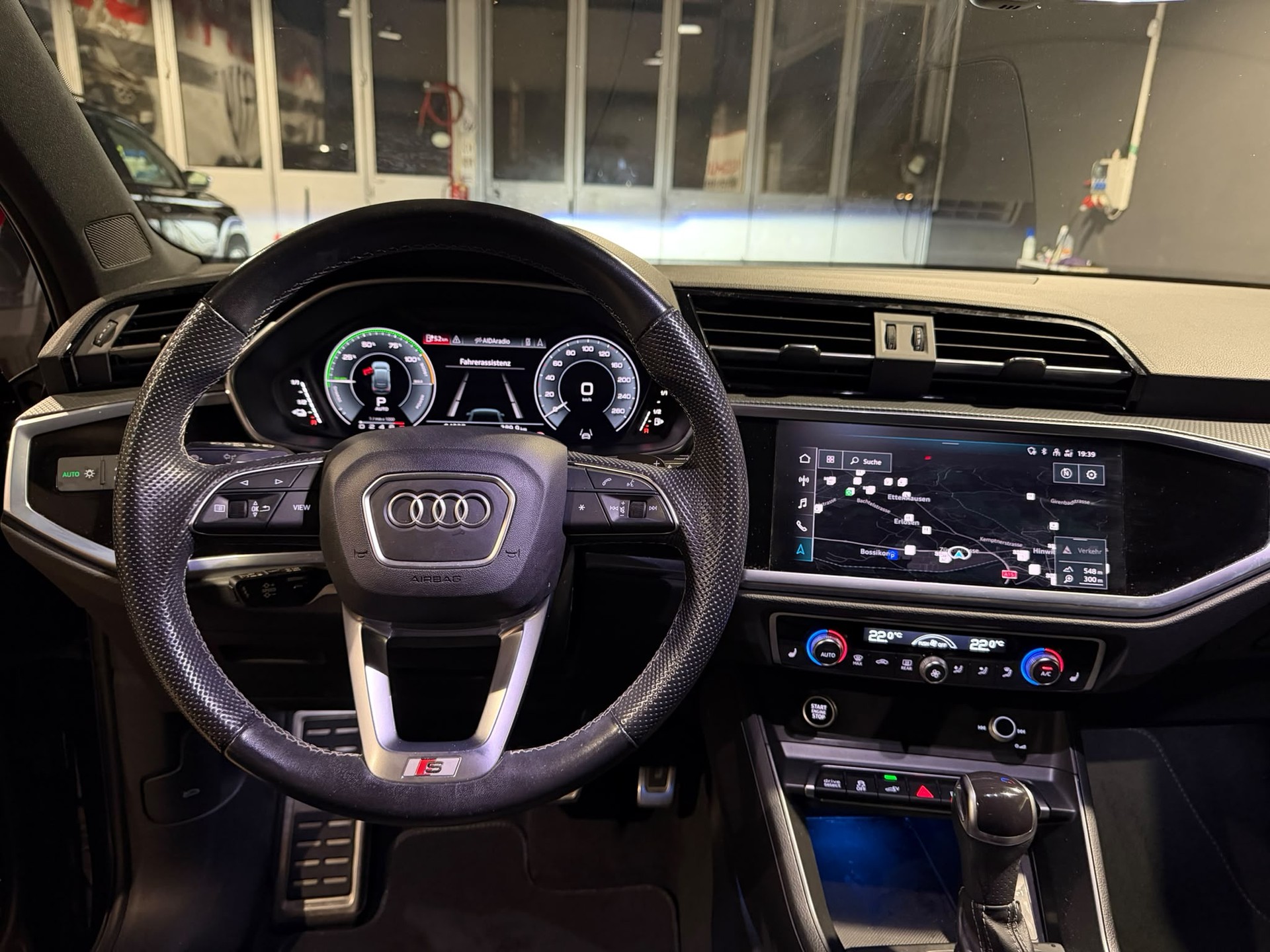 AUDI Q3 Sportback 45 TFSI e S line S-tronic-image-17