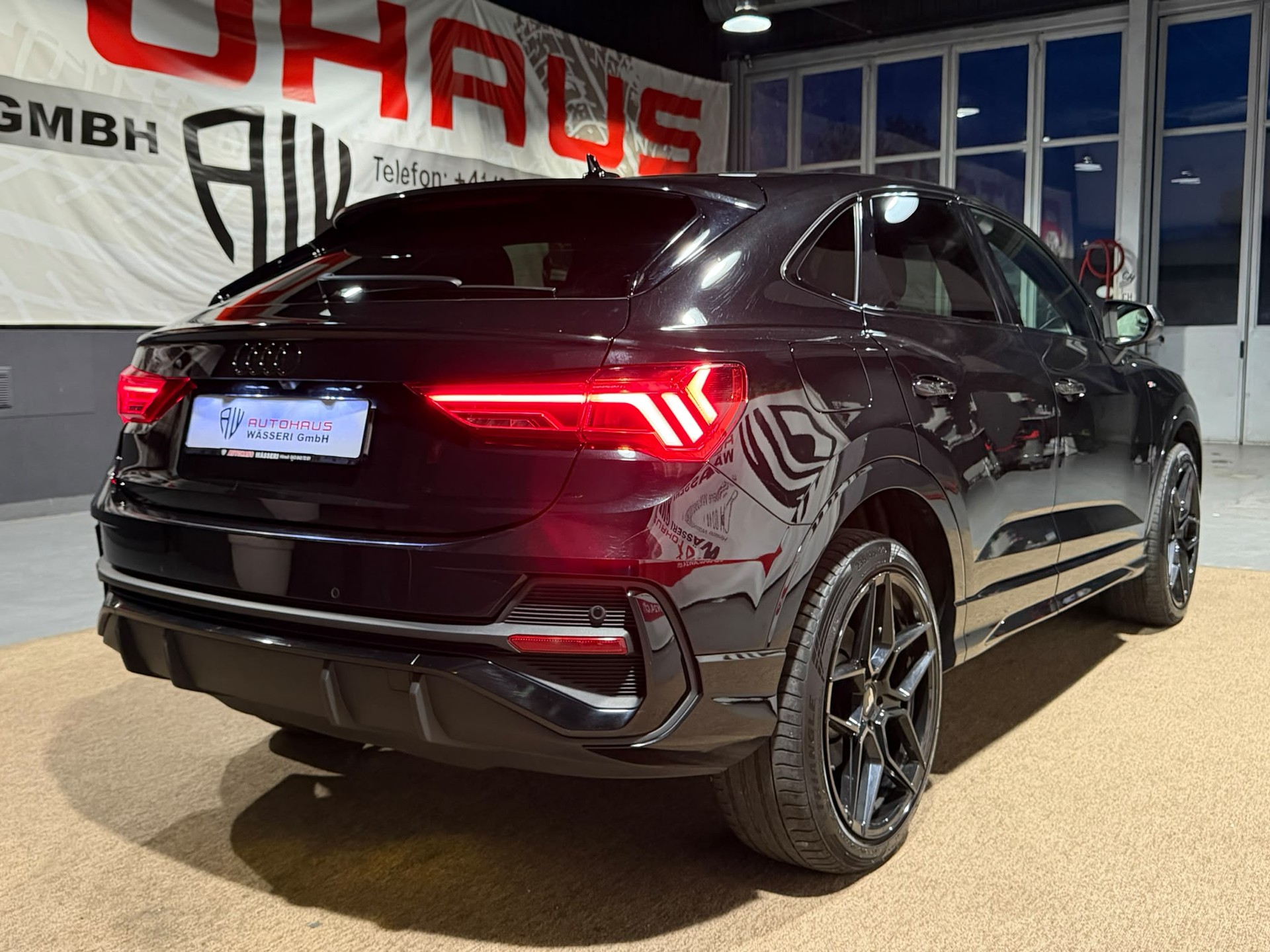 AUDI Q3 Sportback 45 TFSI e S line S-tronic-image-2