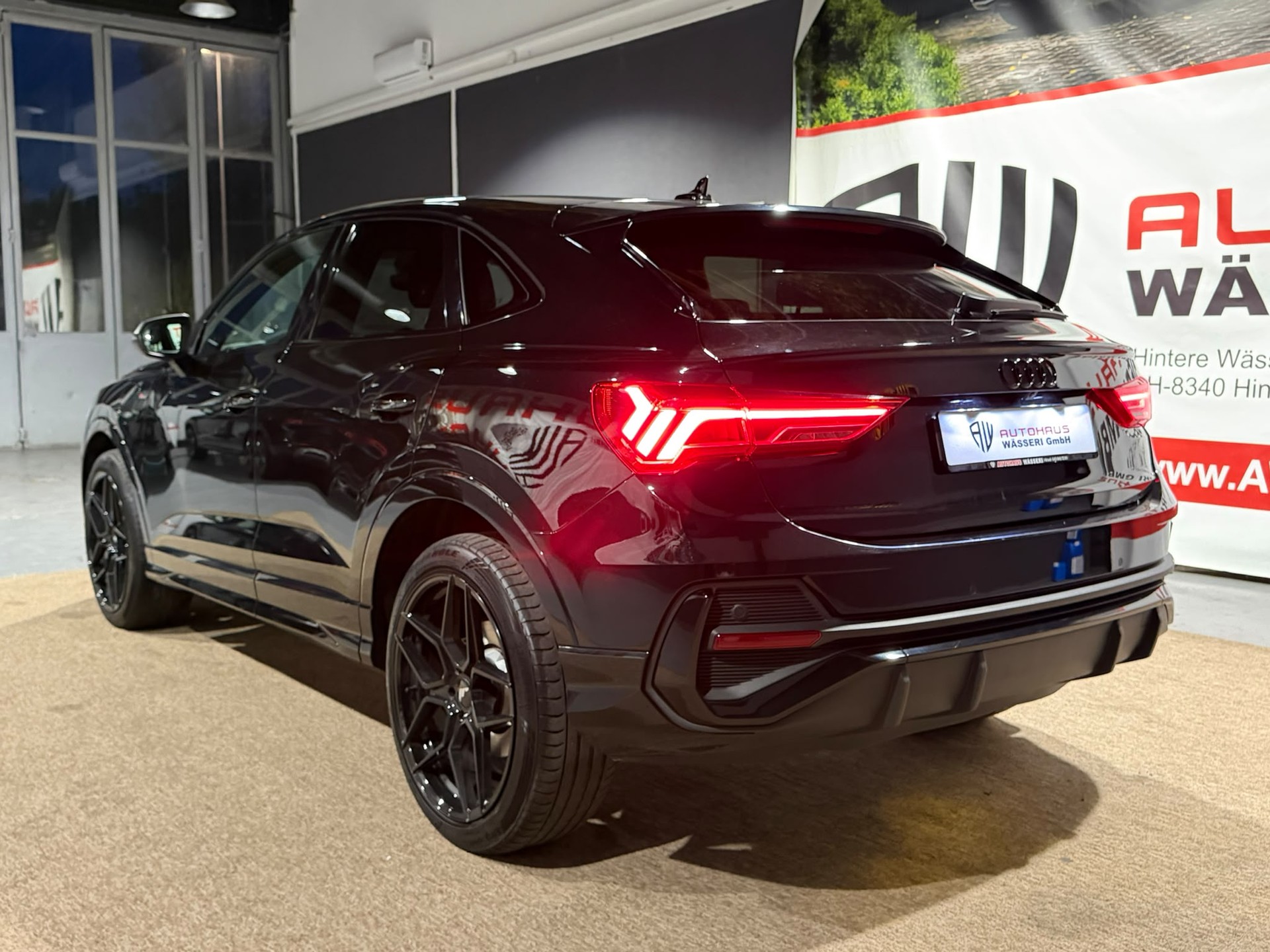 AUDI Q3 Sportback 45 TFSI e S line S-tronic-image-4