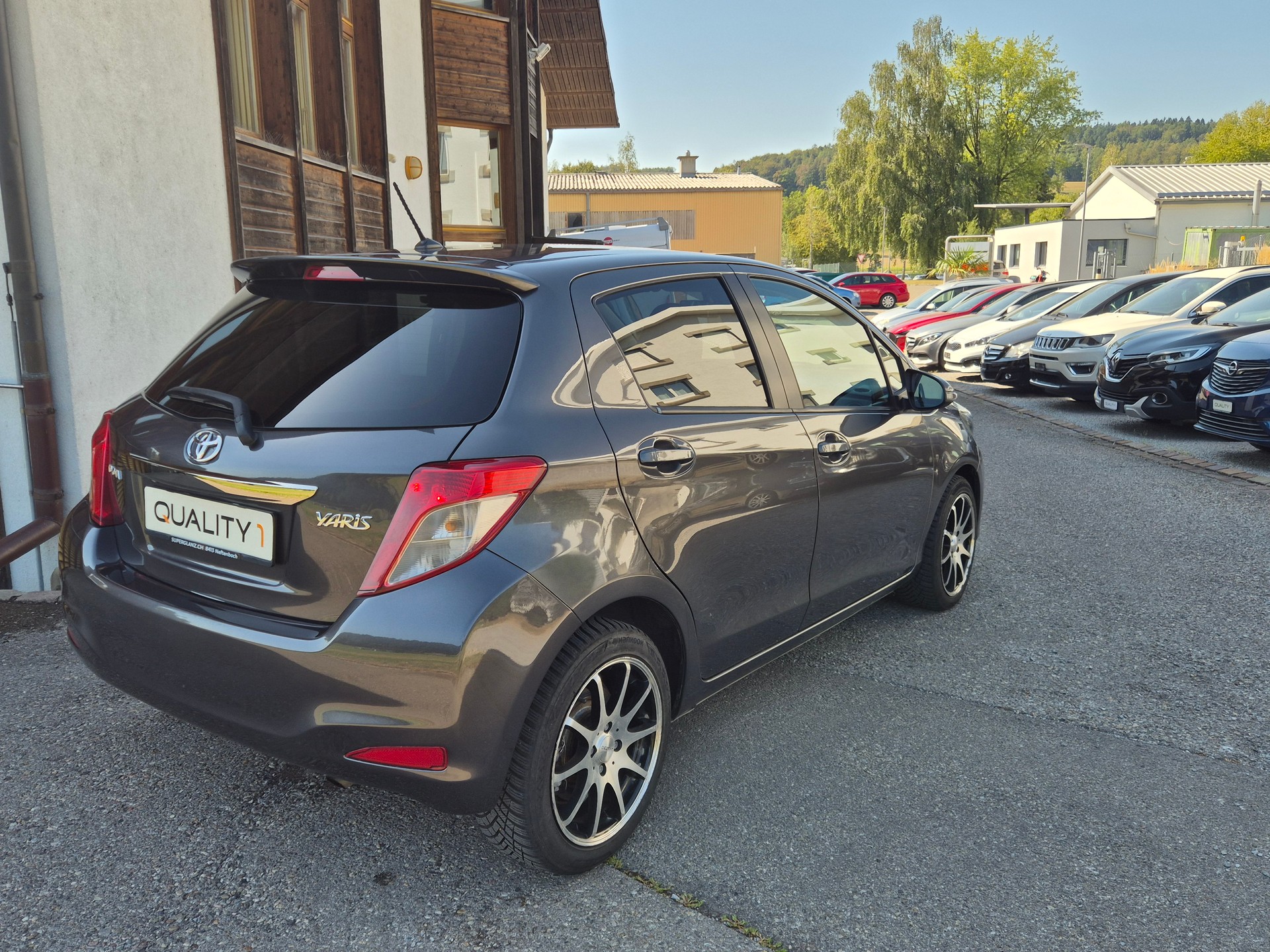TOYOTA Yaris 1.33 Style-image-3