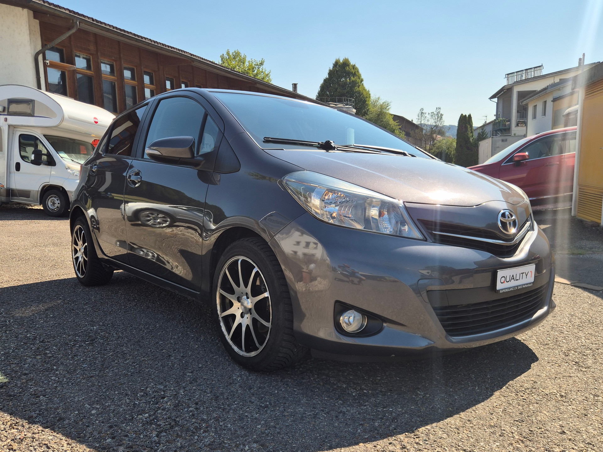 TOYOTA Yaris 1.33 Style-image-5