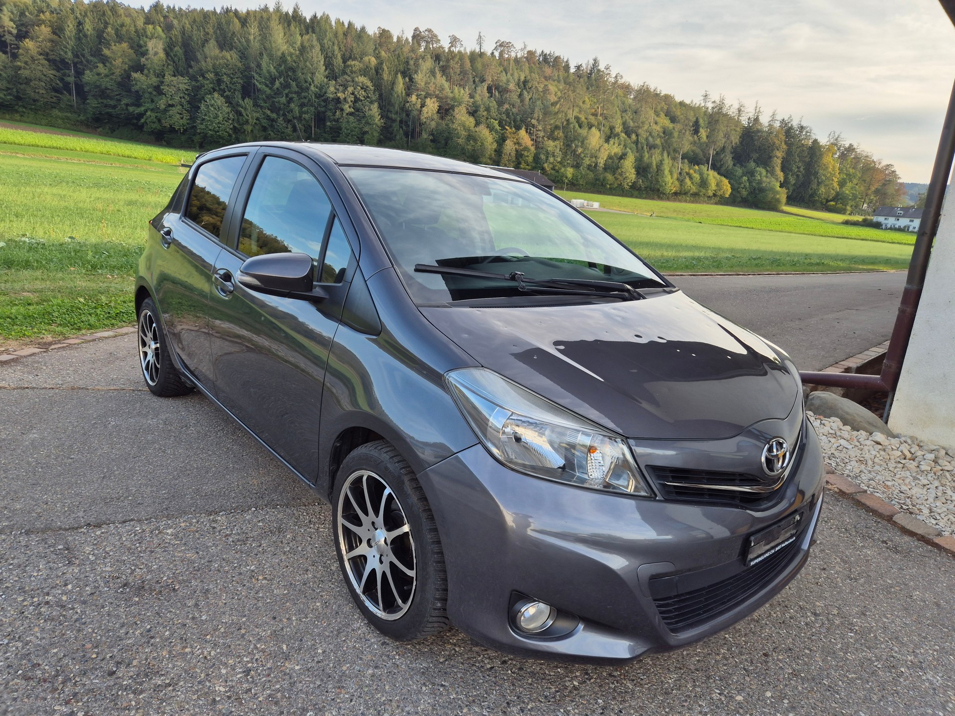 TOYOTA Yaris 1.33 Style-image-16