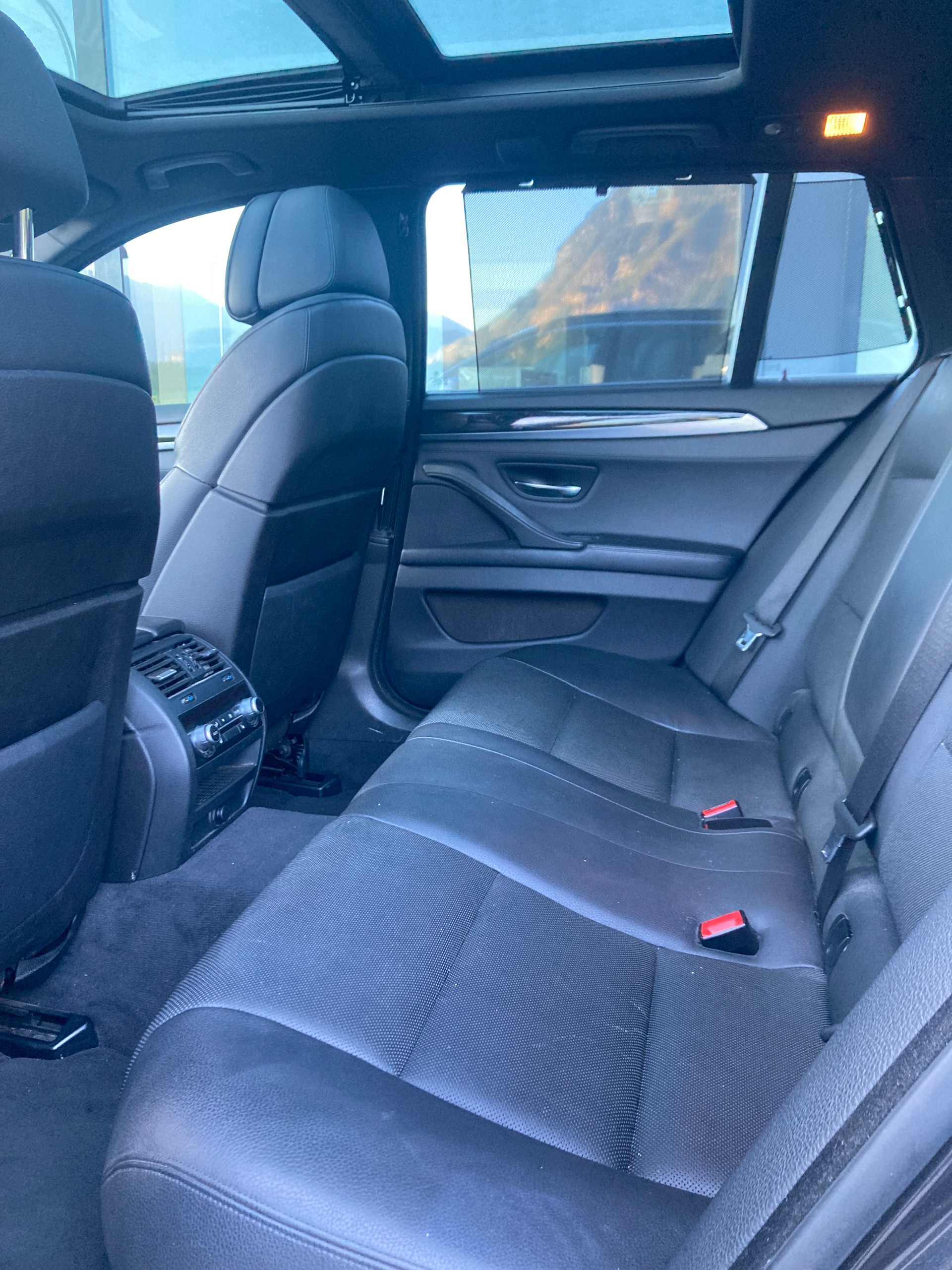 BMW 530d xDrive-image-8