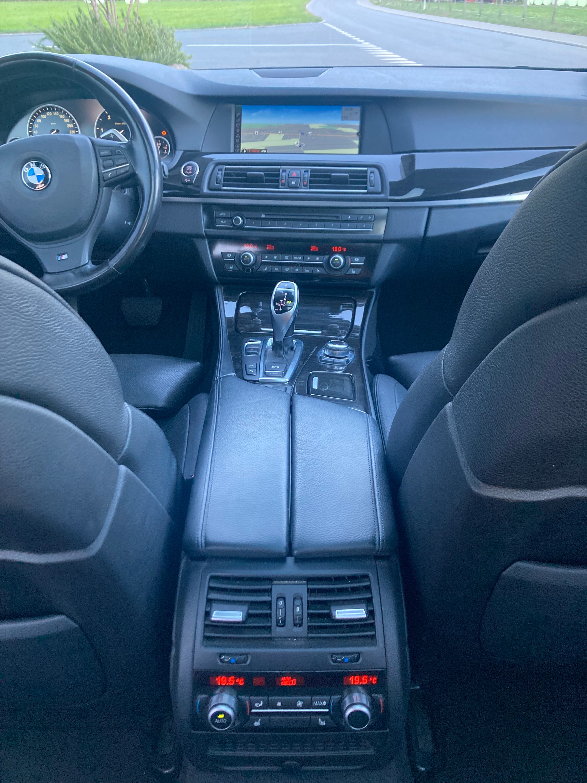 BMW 530d xDrive-image-13
