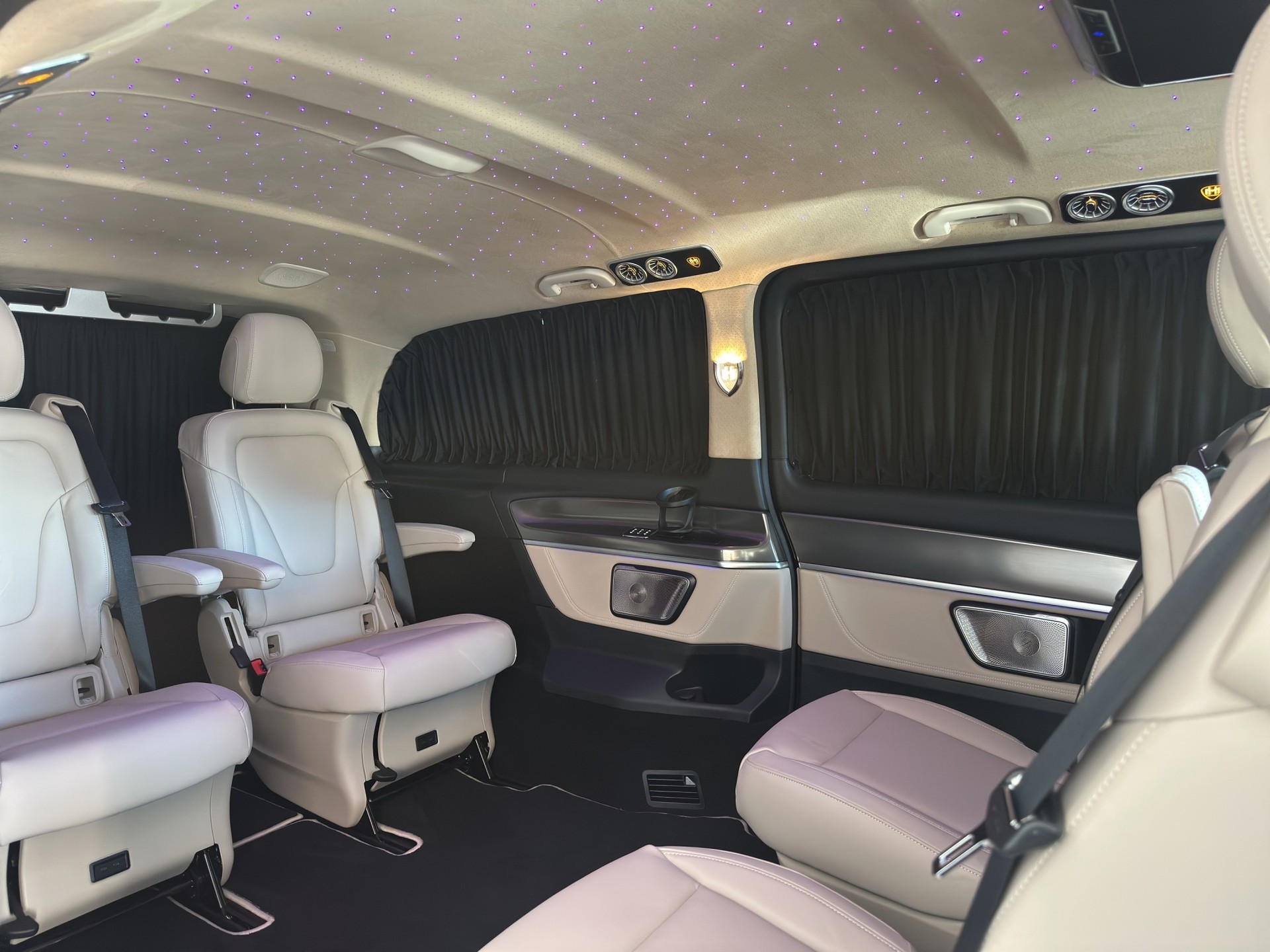 MERCEDES-BENZ MERCEDES-BENZ V 300 d Extra-Lang 4matic Exclusive FALCON AVERS V.I.P-showroom-element-1