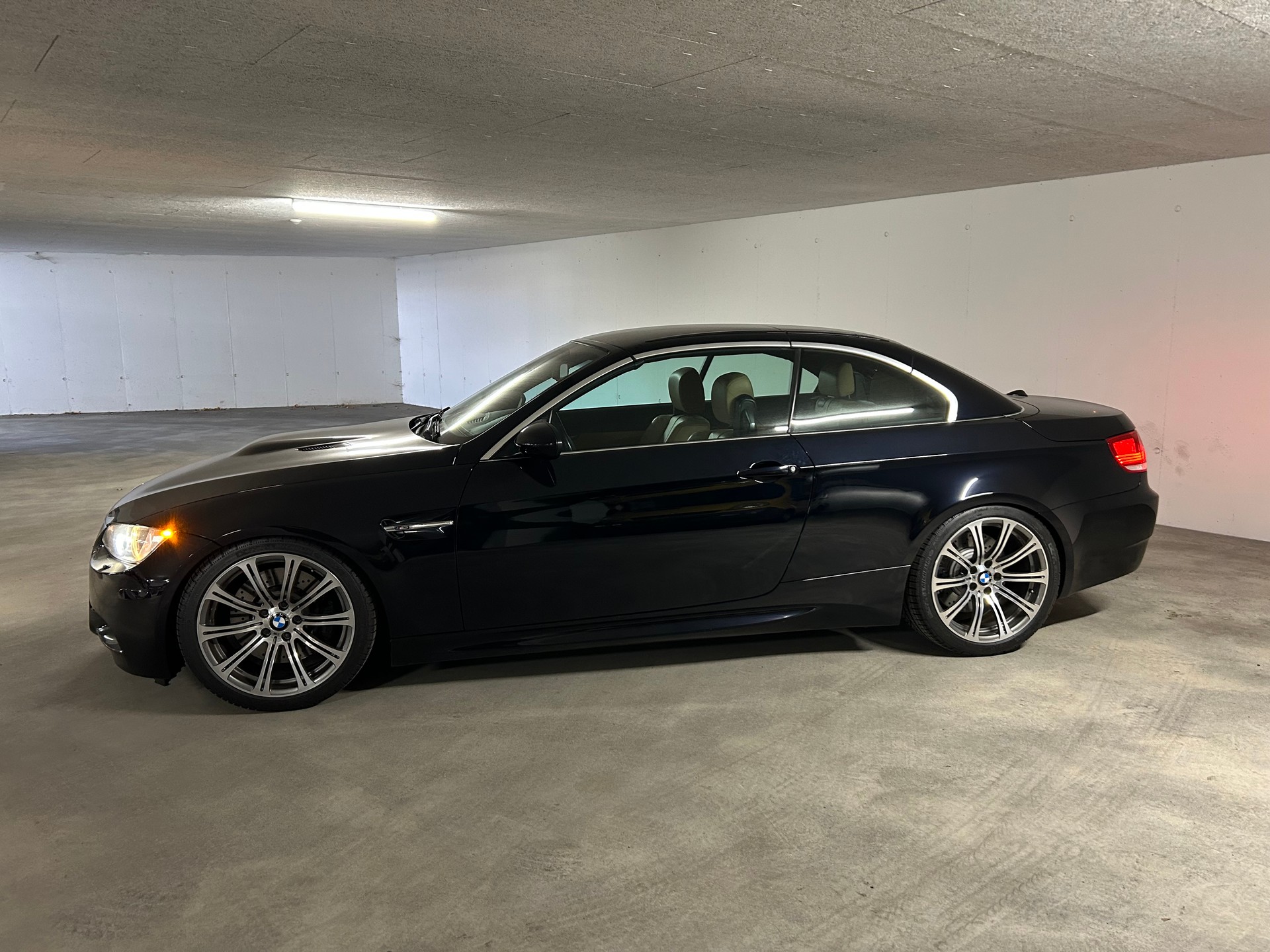 BMW M3 Cabriolet-image-13