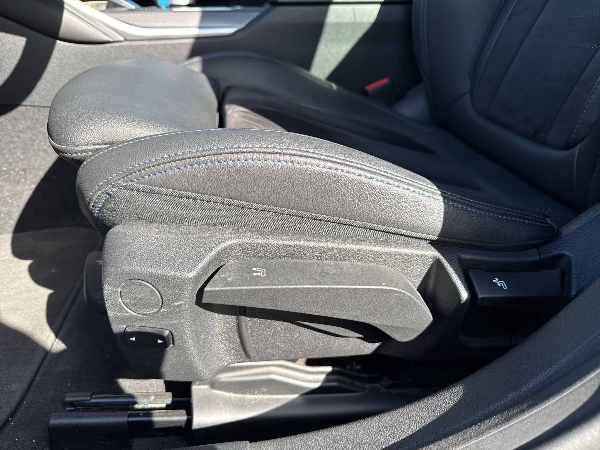 BMW i4 M50-image-18