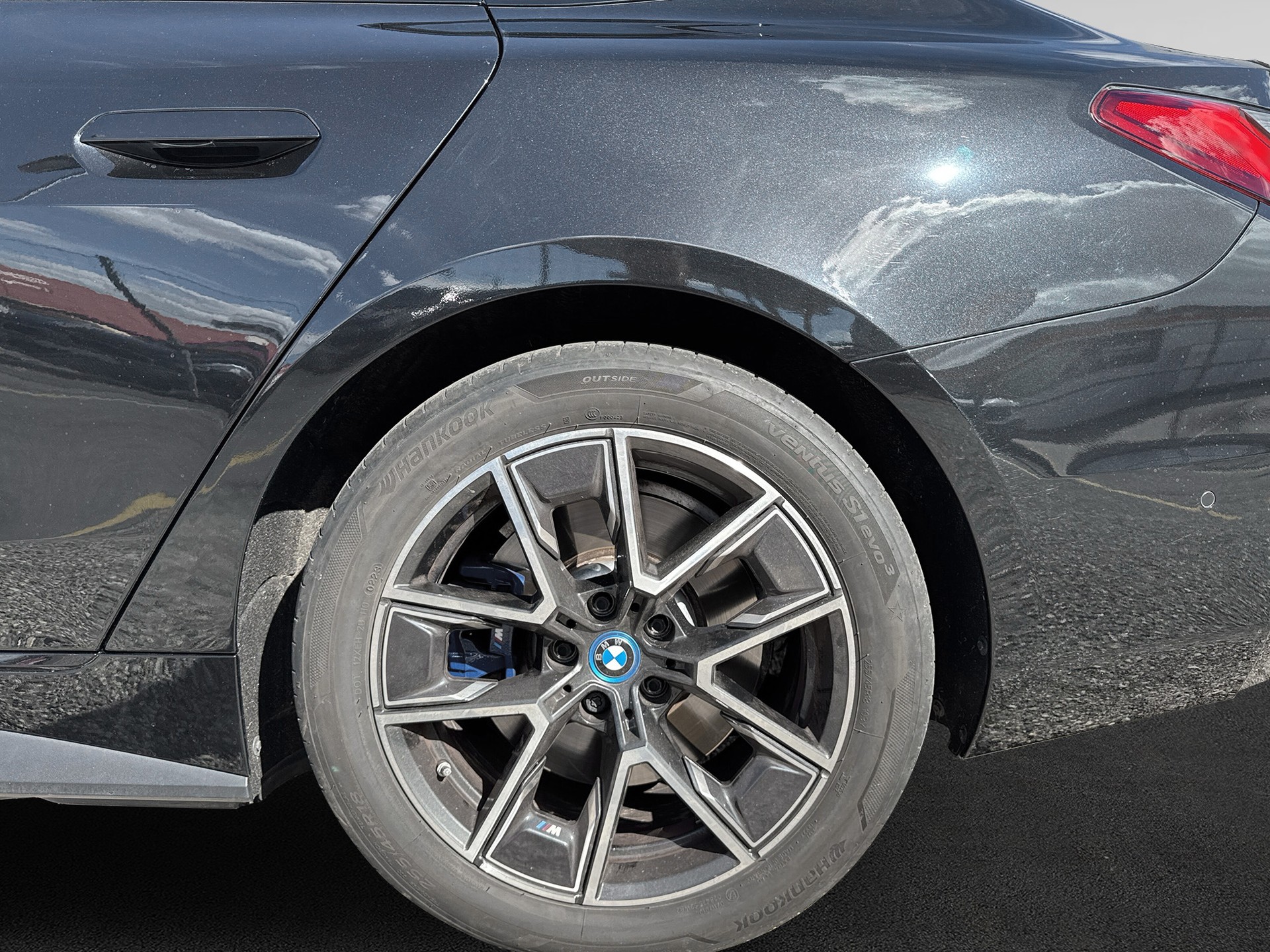 BMW i4 M50-image-8