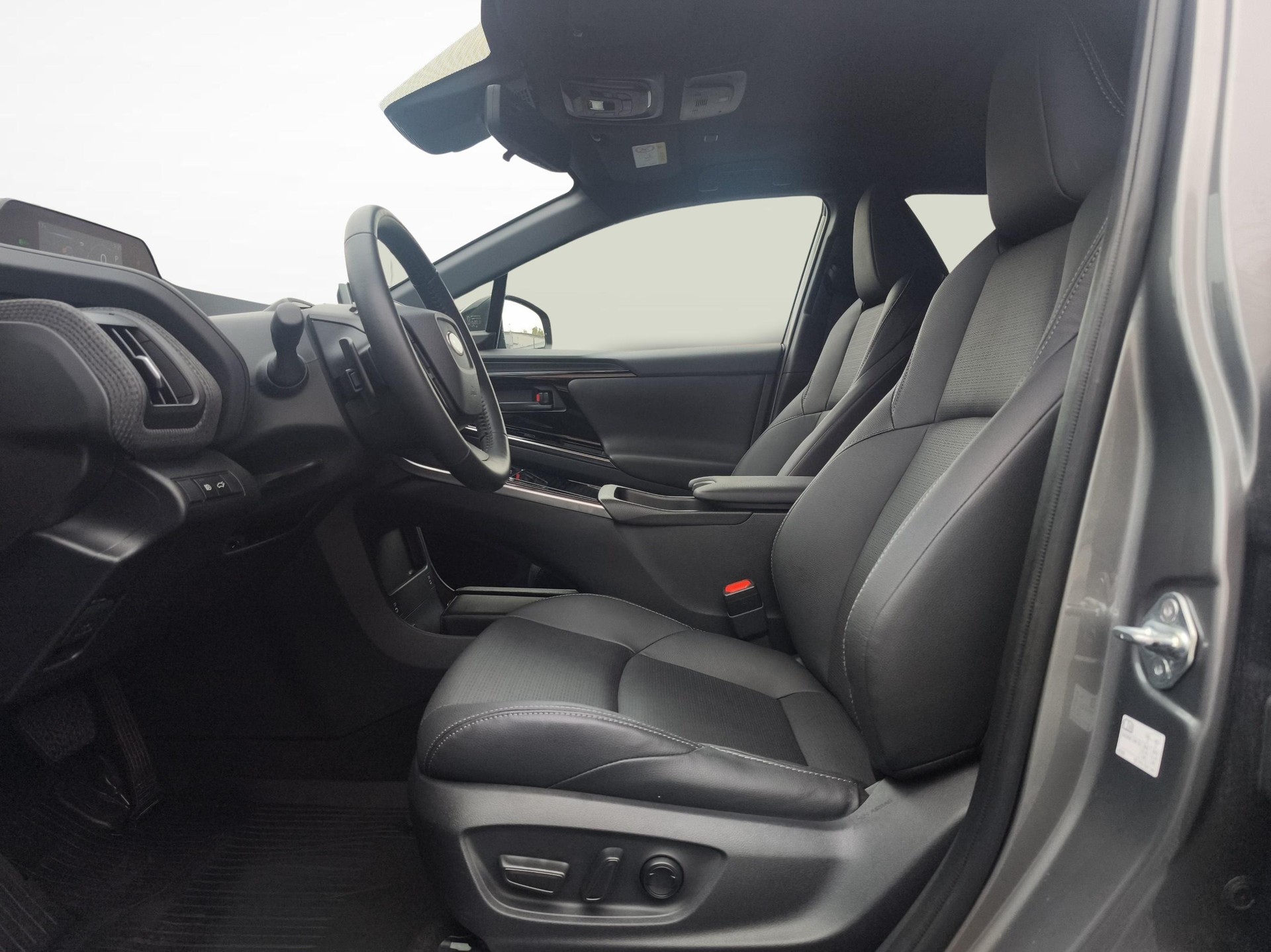 SUBARU Solterra eV Luxury AWD-image-19