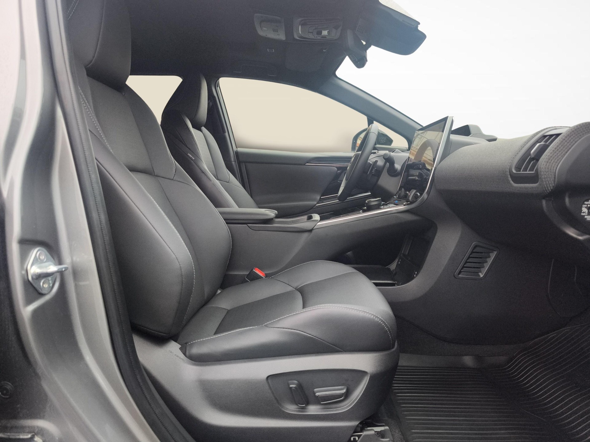 SUBARU Solterra eV Luxury AWD-image-17