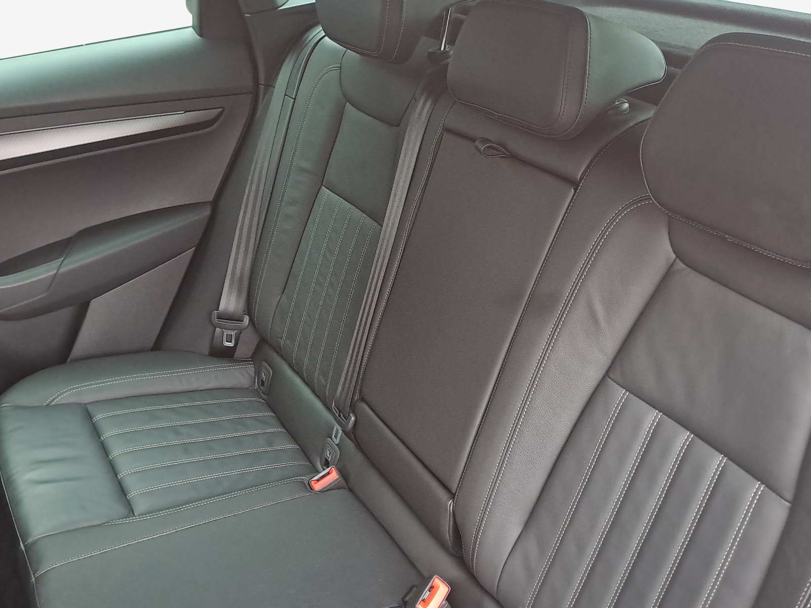 SKODA Karoq 2.0 TSI SportLine 4x4 DSG-image-11