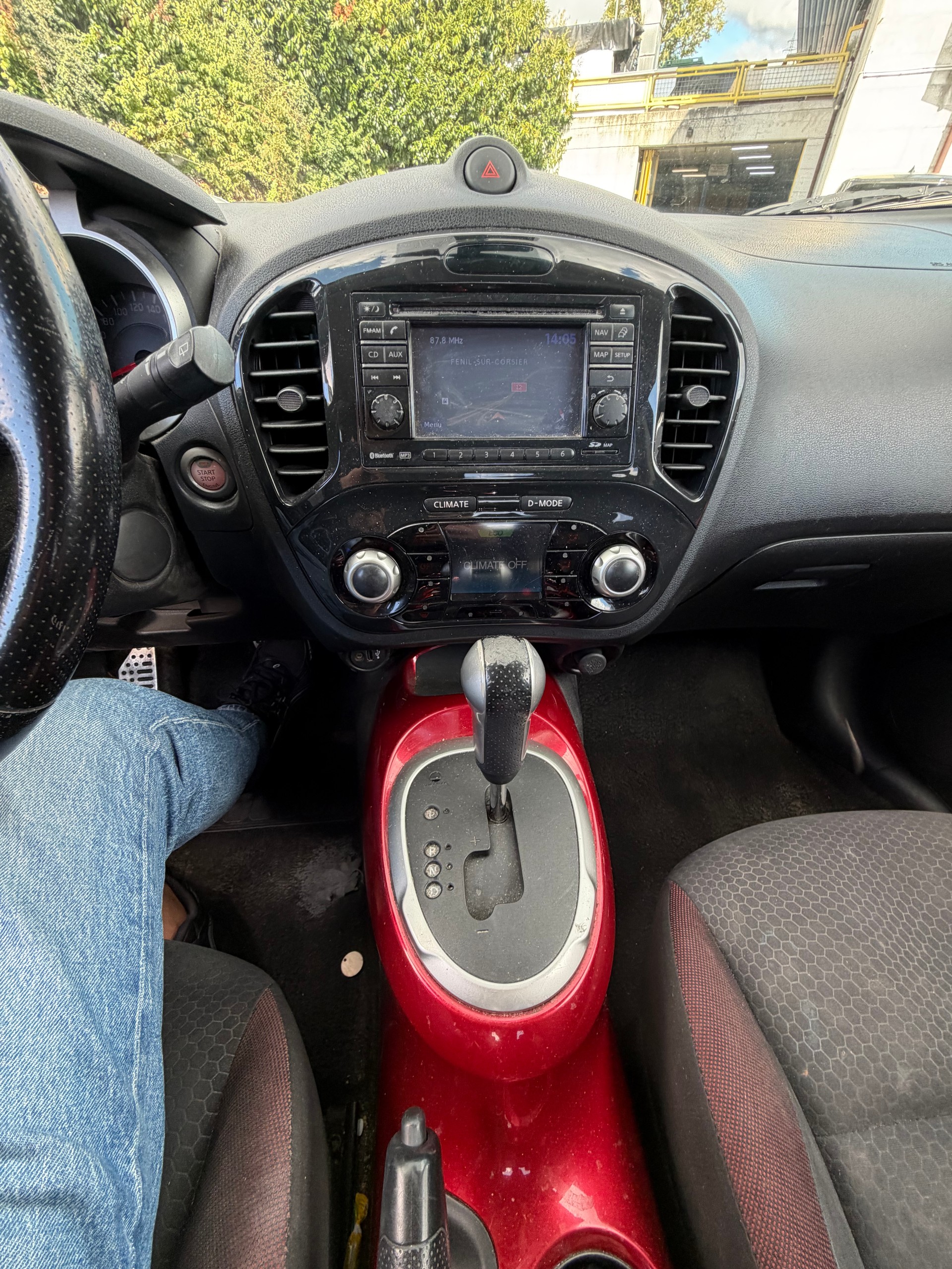 NISSAN Juke 1.6 DIG-T tekna 4x4 Xtronic M-CVT-image-2