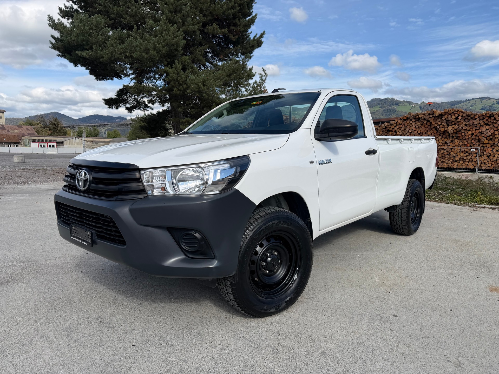 TOYOTA Pick-up-image-1