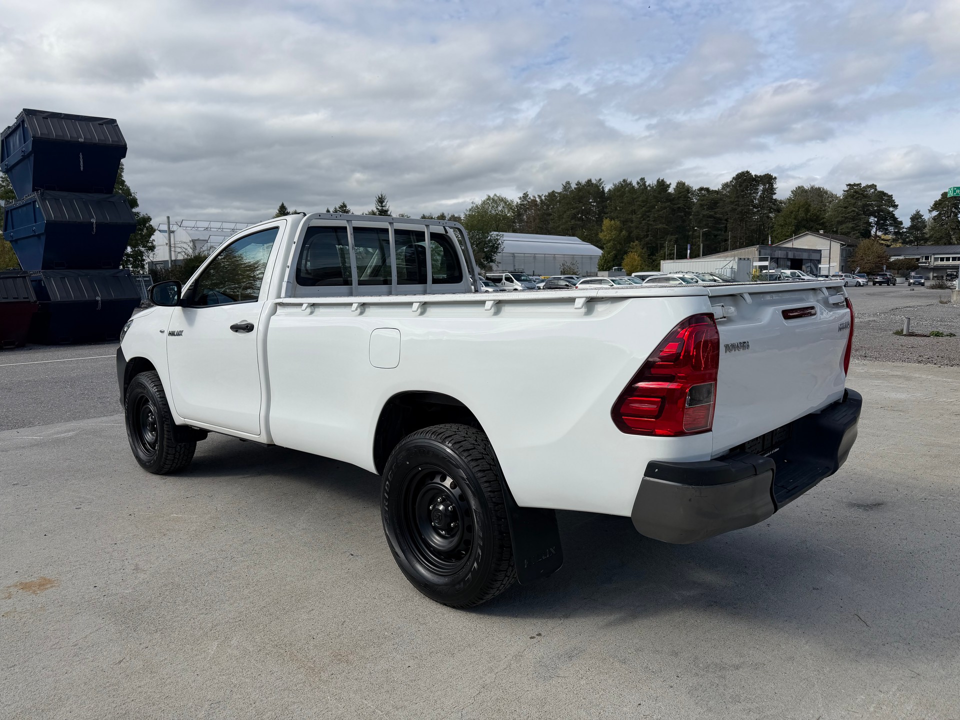 TOYOTA Pick-up-image-3
