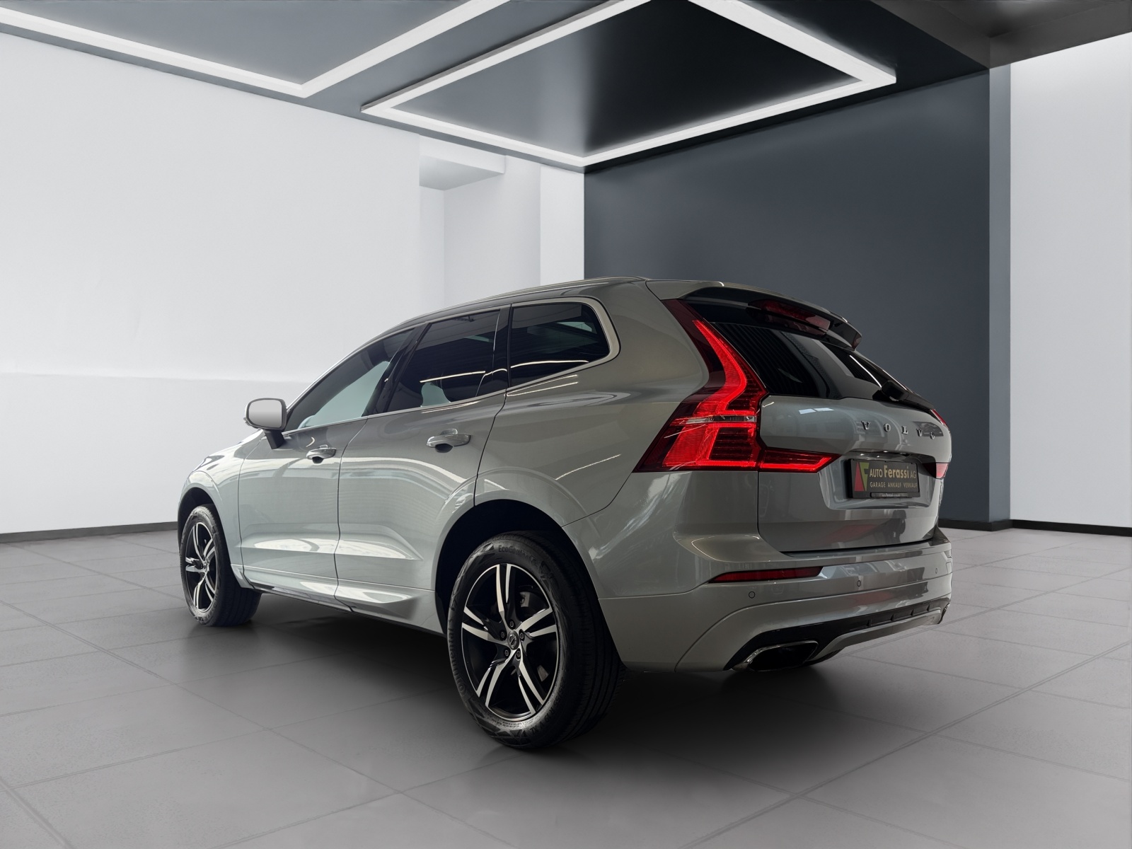 VOLVO XC60 T6 AWD R-Design Geartronic-image-3