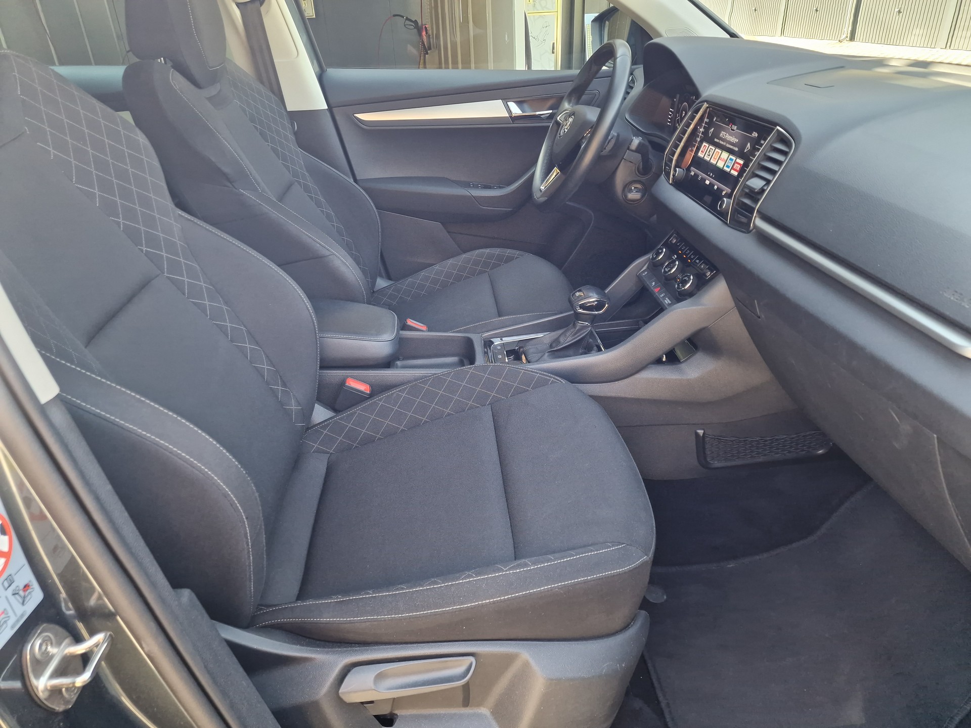 SKODA Karoq 1.5 TSI ACT Ambition DSG-image-6
