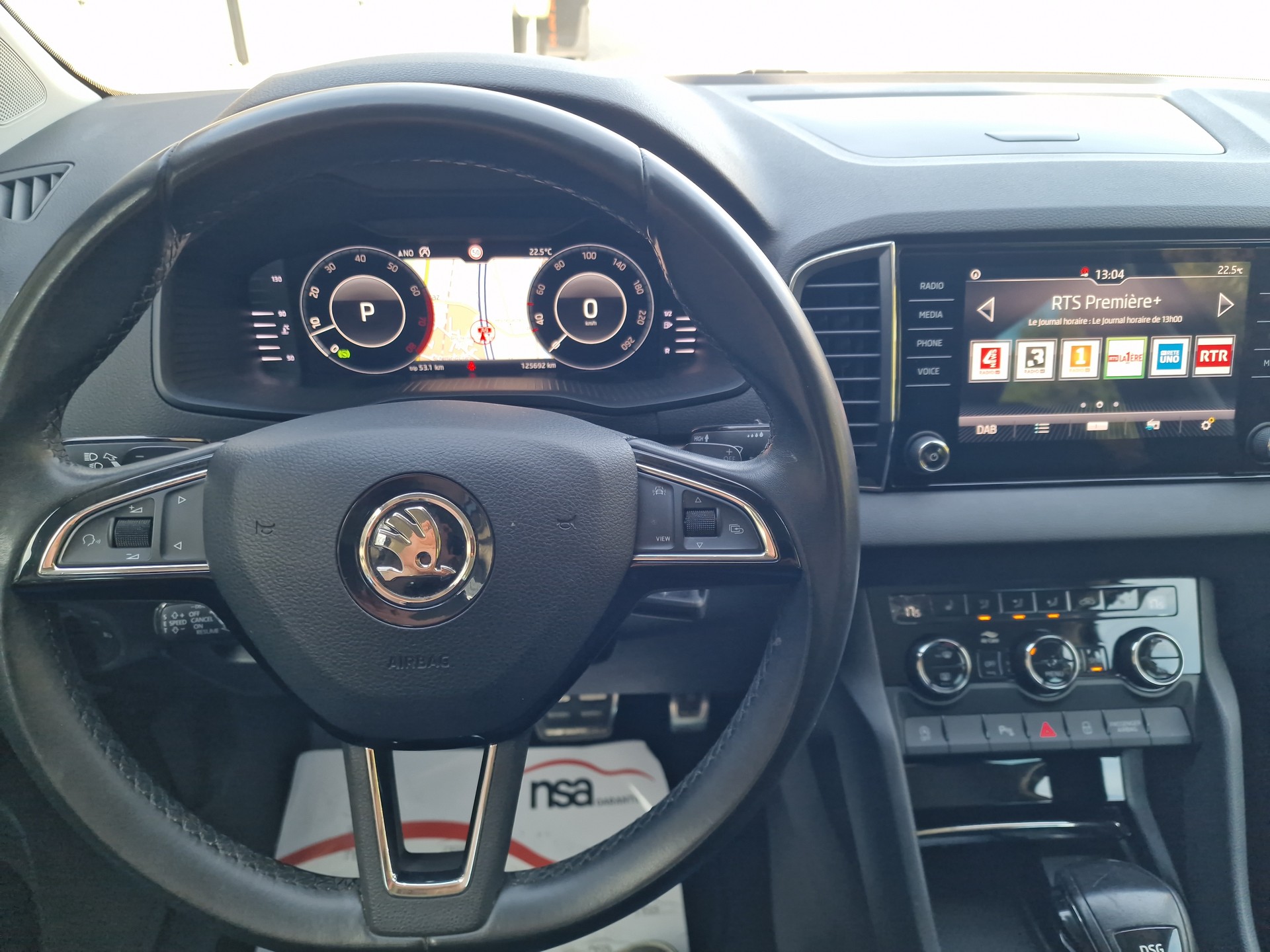 SKODA Karoq 1.5 TSI ACT Ambition DSG-image-8